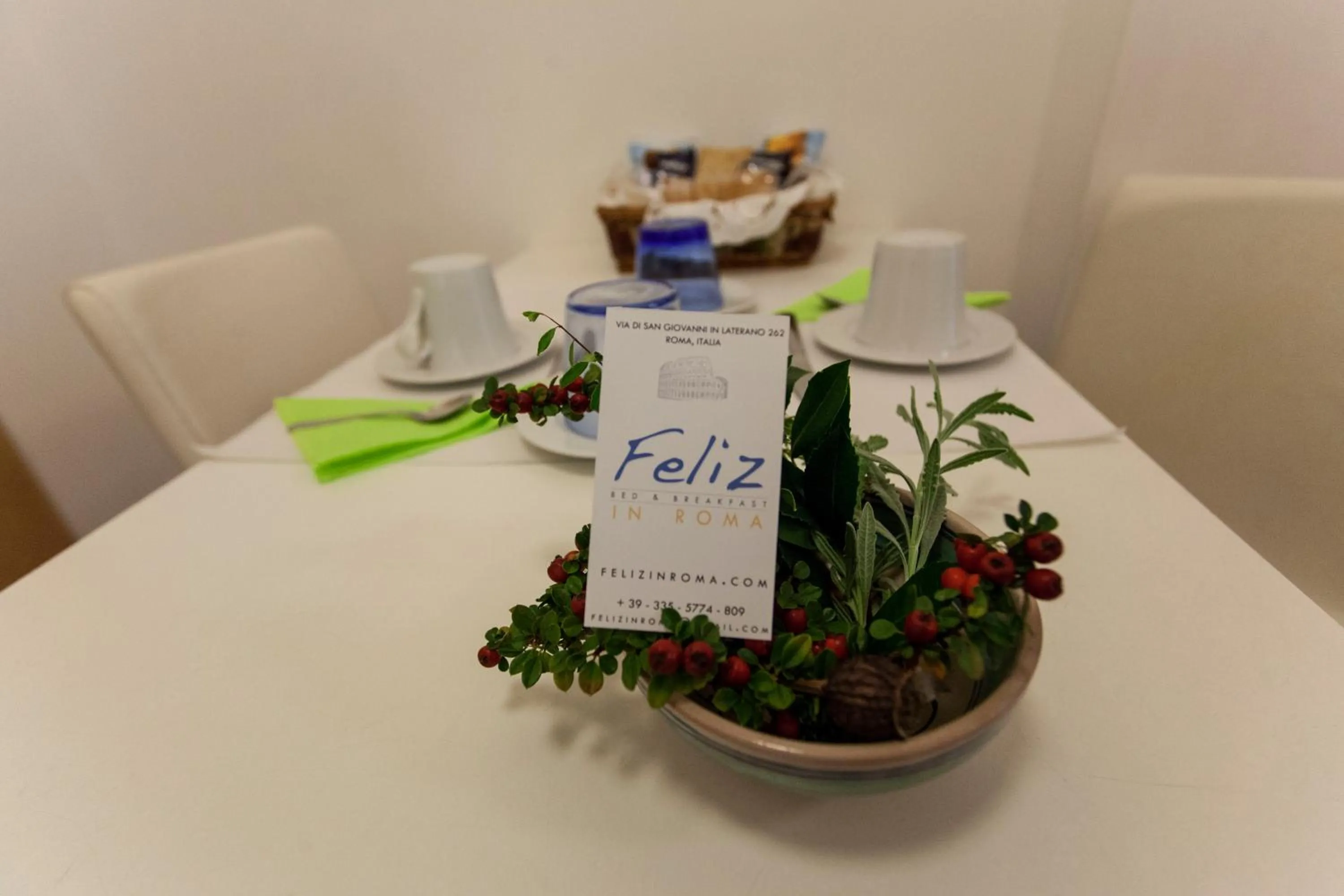 Food and drinks in Feliz in Roma B&B