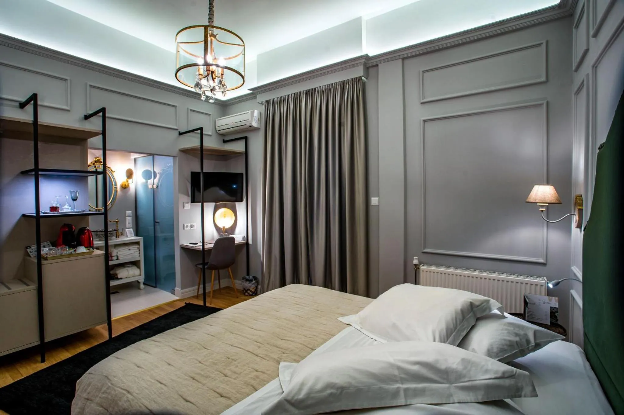 TV and multimedia, Bed in Esperia Boutique Hotel