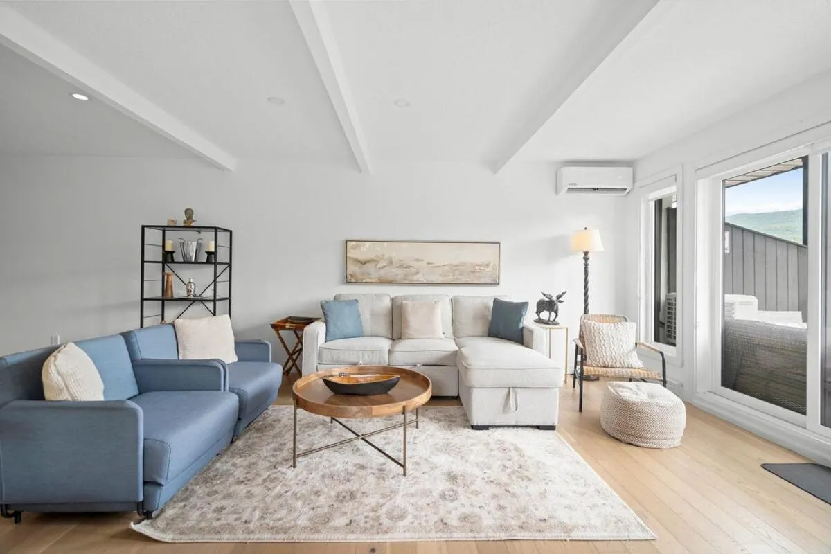 Huge 3 Bedroom Condo with a View