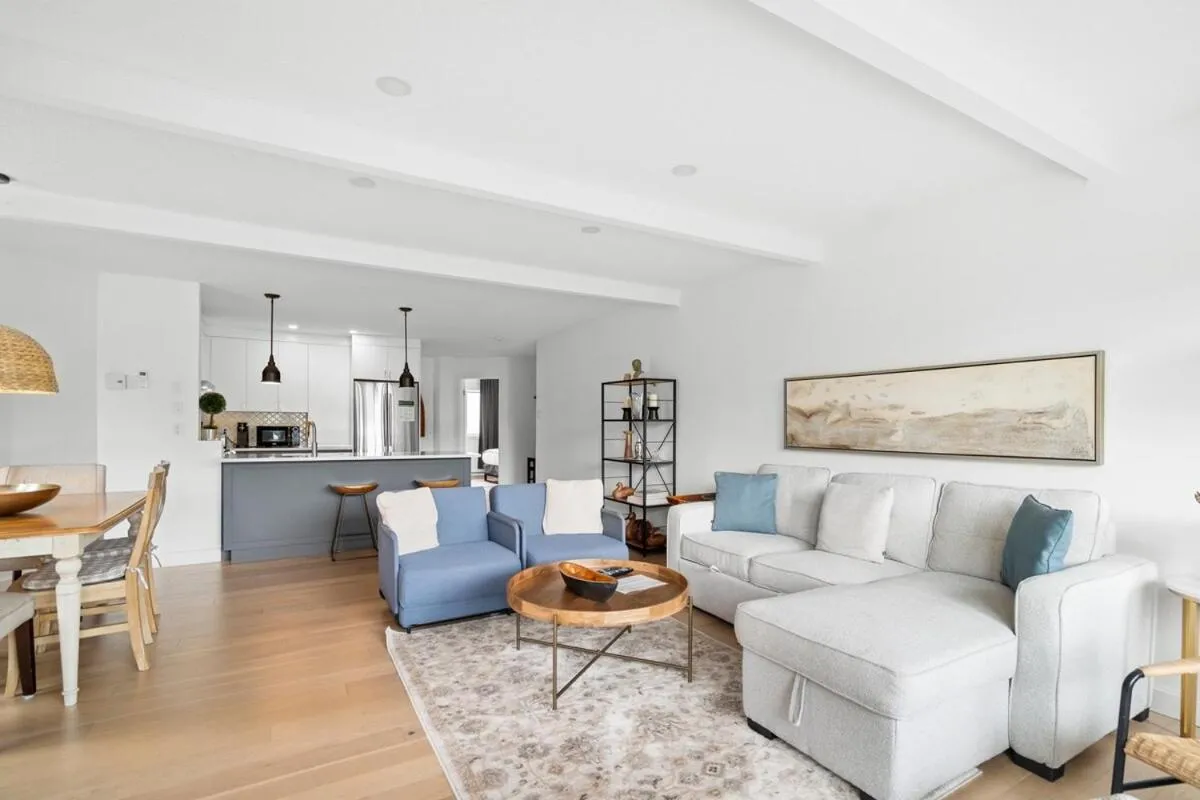 Huge 3 Bedroom Condo with a View