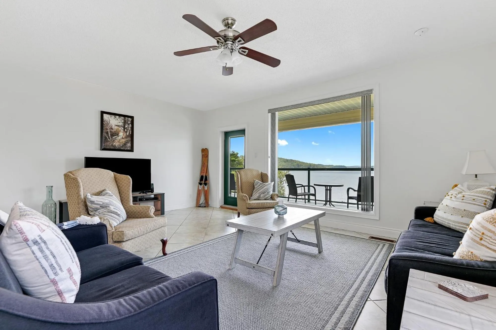 Living room in Baptiste Lake Lodge