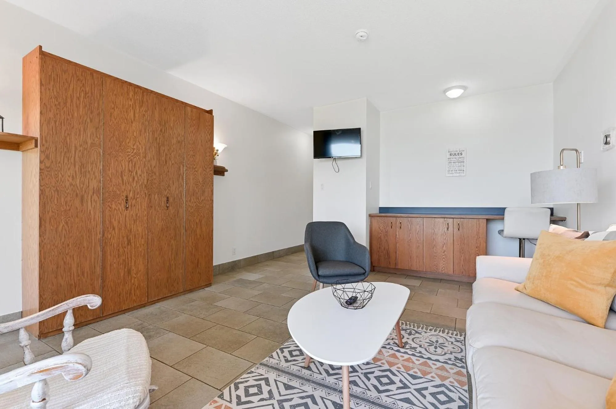 Living room in Baptiste Lake Lodge