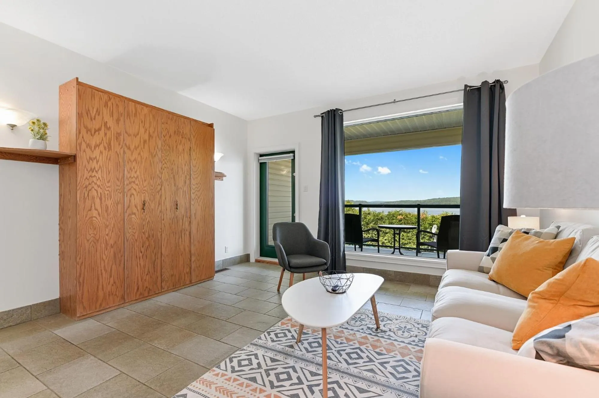 Living room in Baptiste Lake Lodge