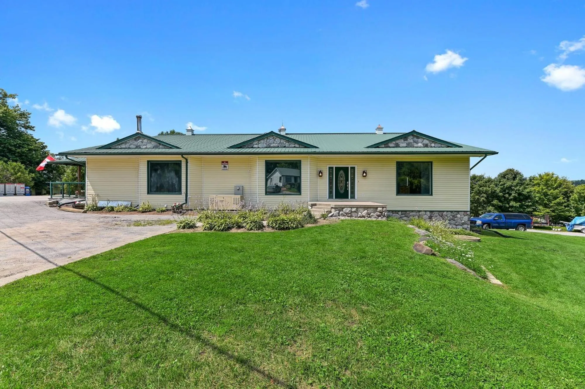 Property building in Baptiste Lake Lodge