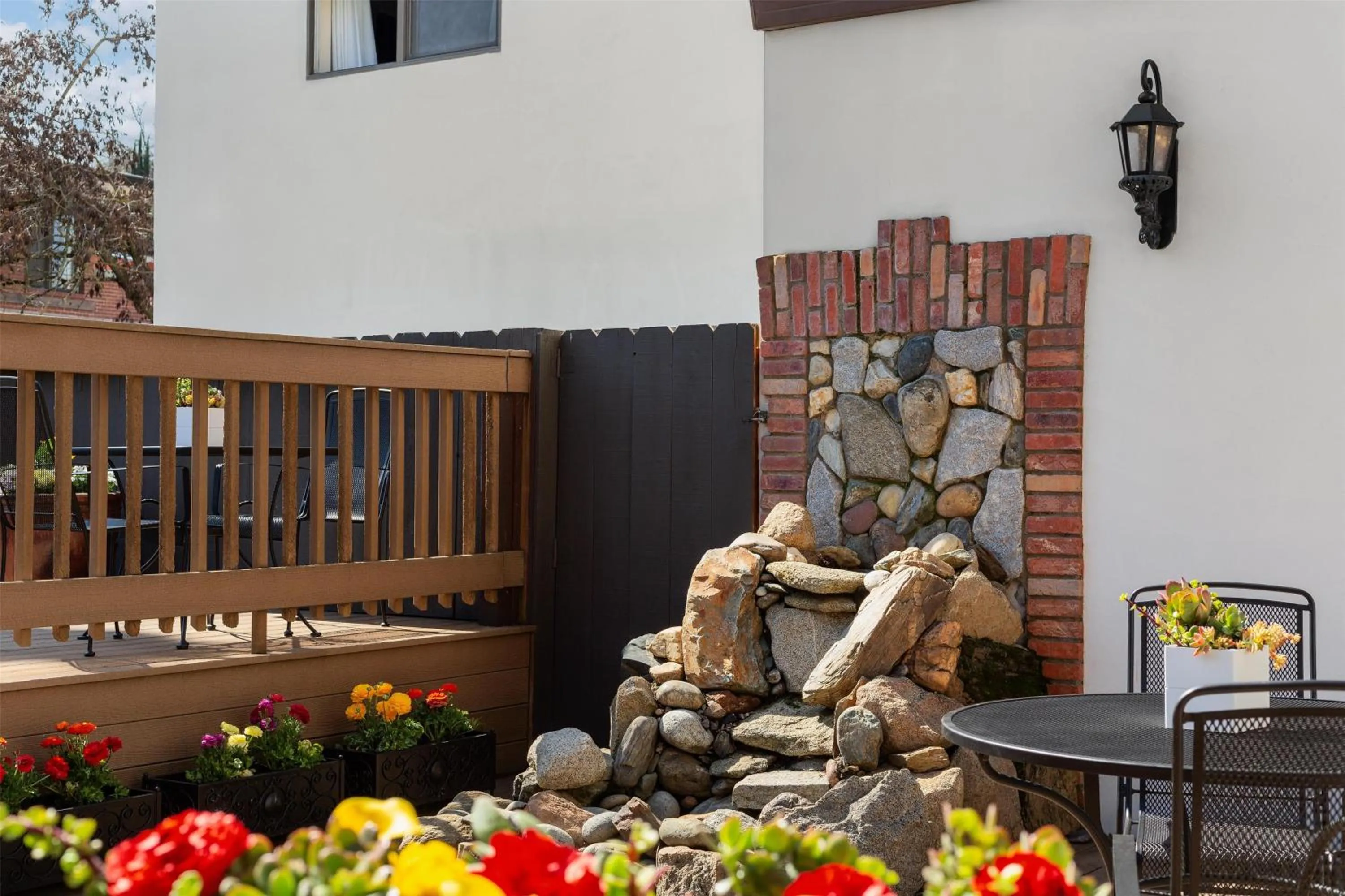 Patio in National Hotel Jackson, Tapestry Collection by Hilton