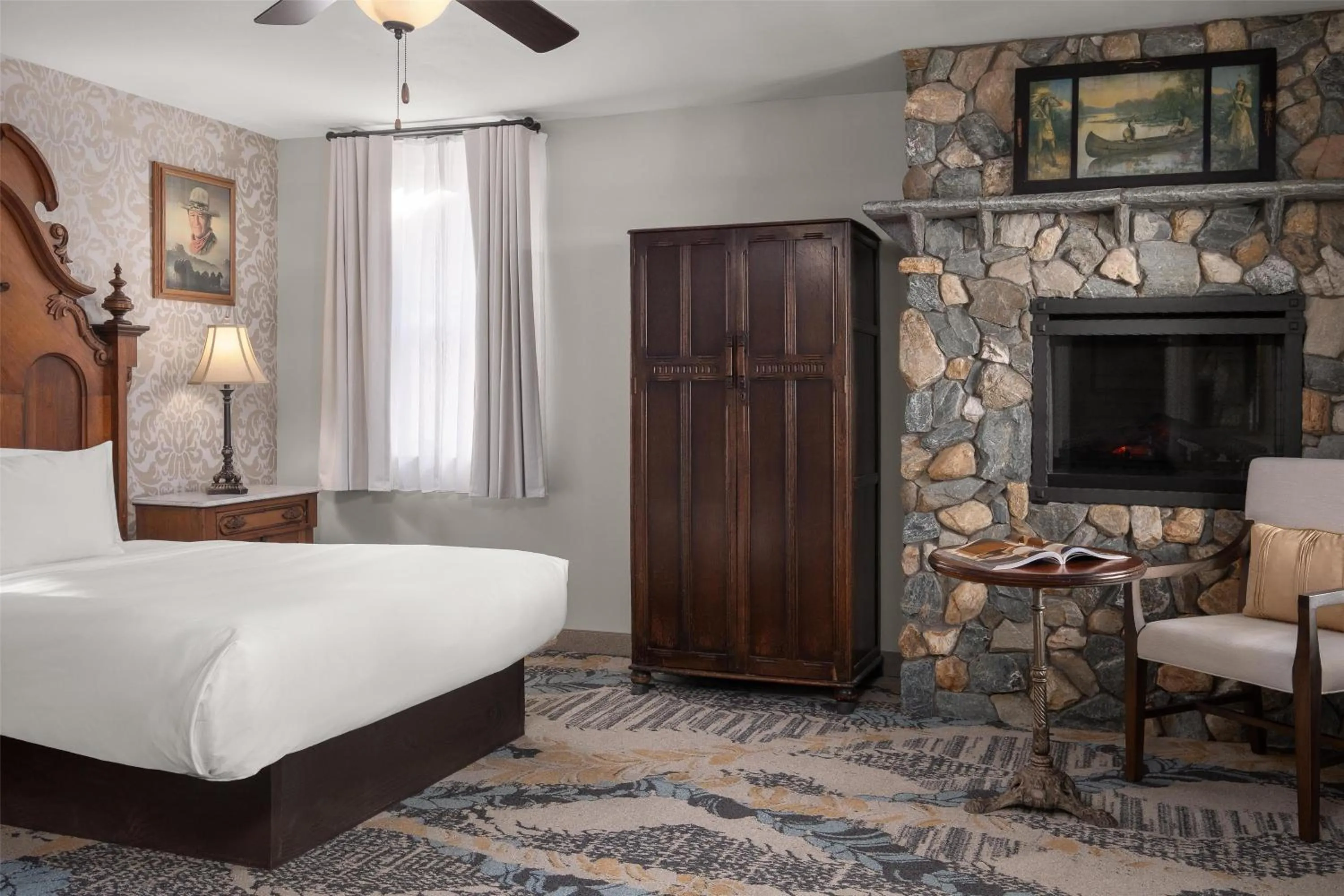 Bed in National Hotel Jackson, Tapestry Collection by Hilton