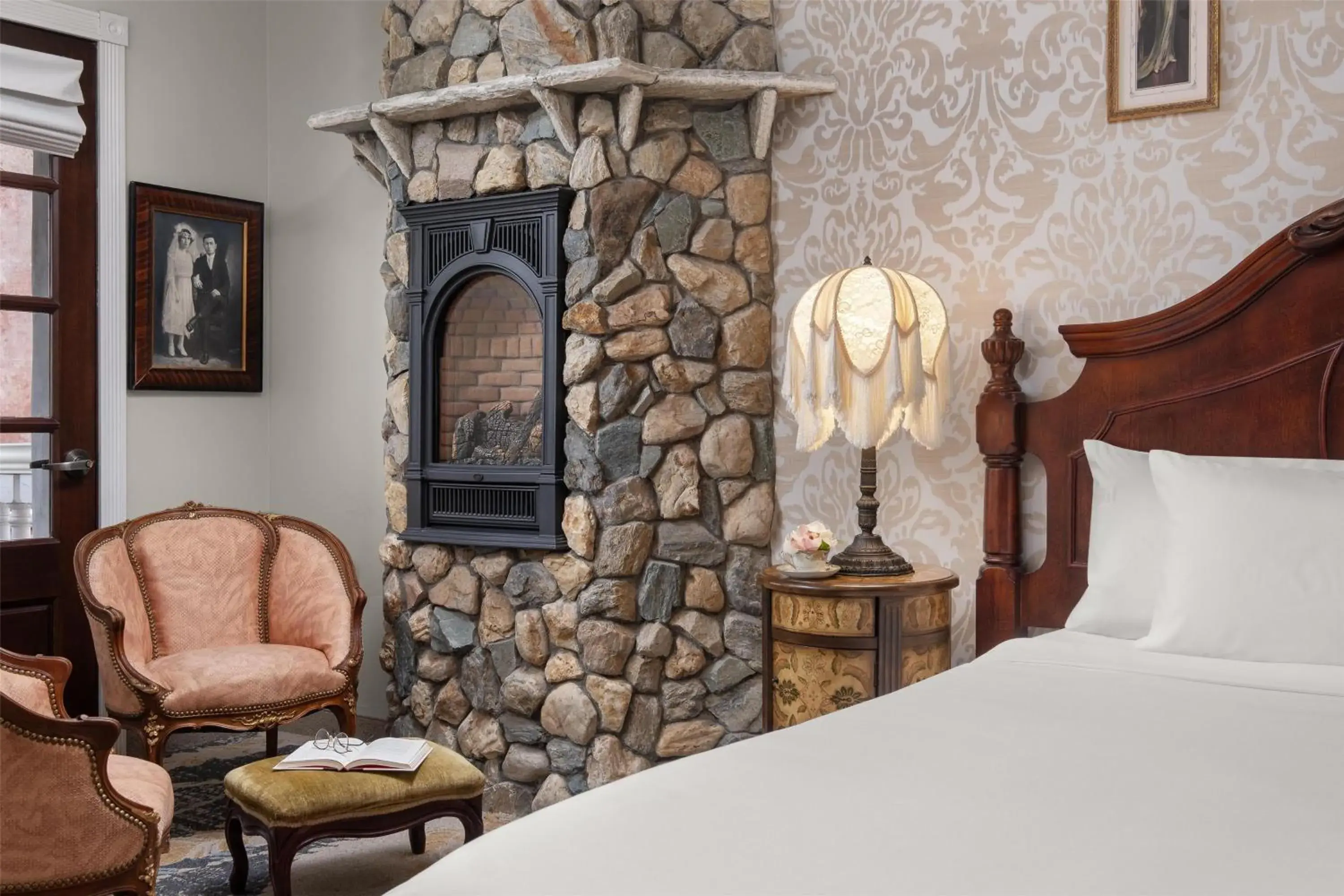 Bed in National Hotel Jackson, Tapestry Collection by Hilton Bed in National Hotel Jackson, Tapestry Collection by Hilton