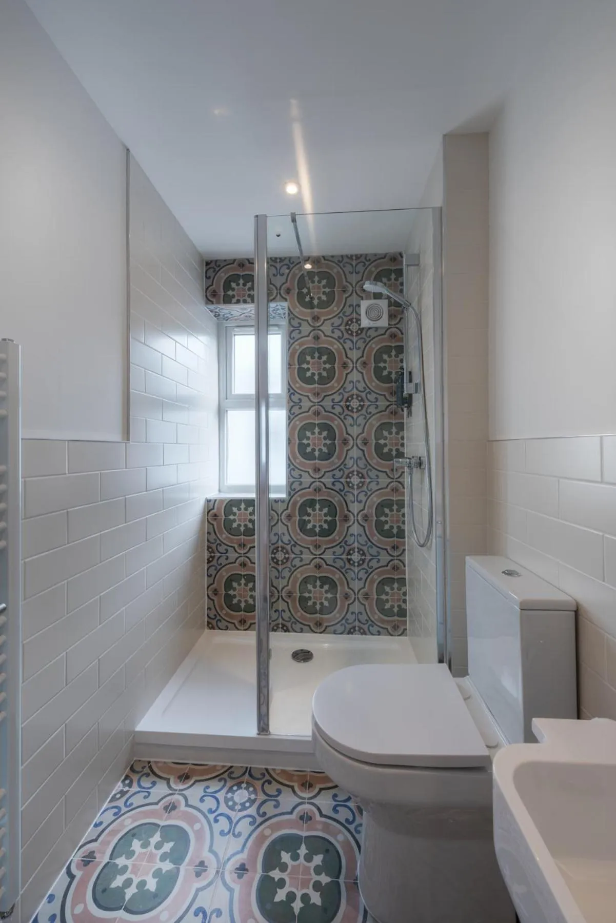 Shower in Florence Gardens Boutique Hotel and Restaurant