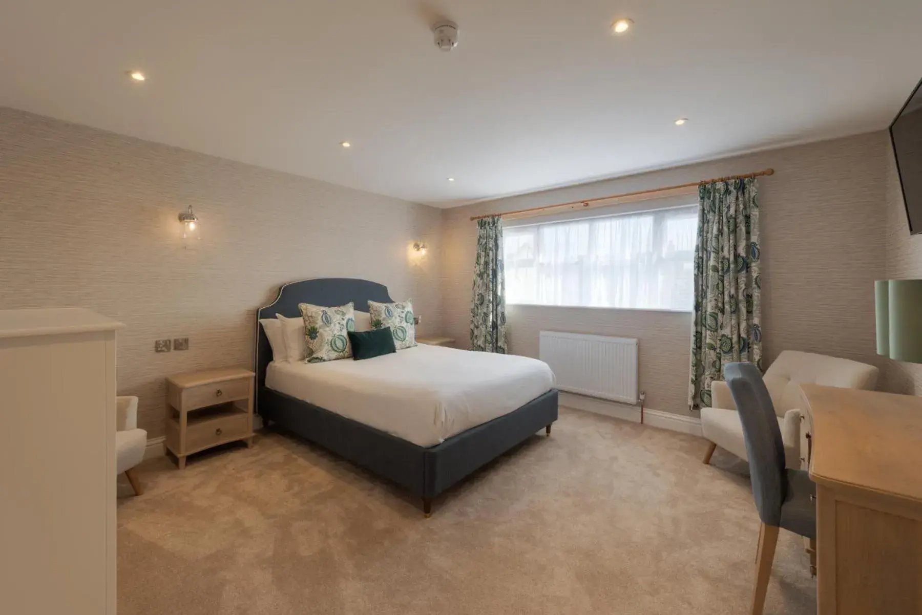 Family Suite (2 Adults + 3 Children) in Florence Gardens Boutique Hotel and Restaurant Family Suite (2 Adults + 3 Children) in Florence Gardens Boutique Hotel and Restaurant