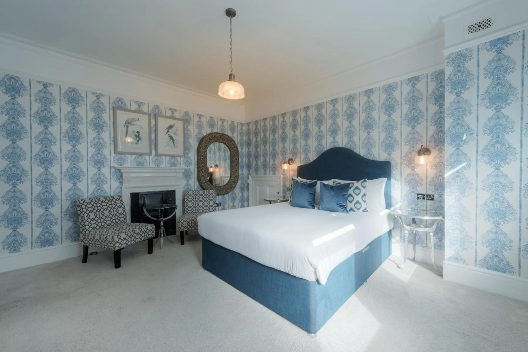 Bed in Florence Gardens Boutique Hotel and Restaurant