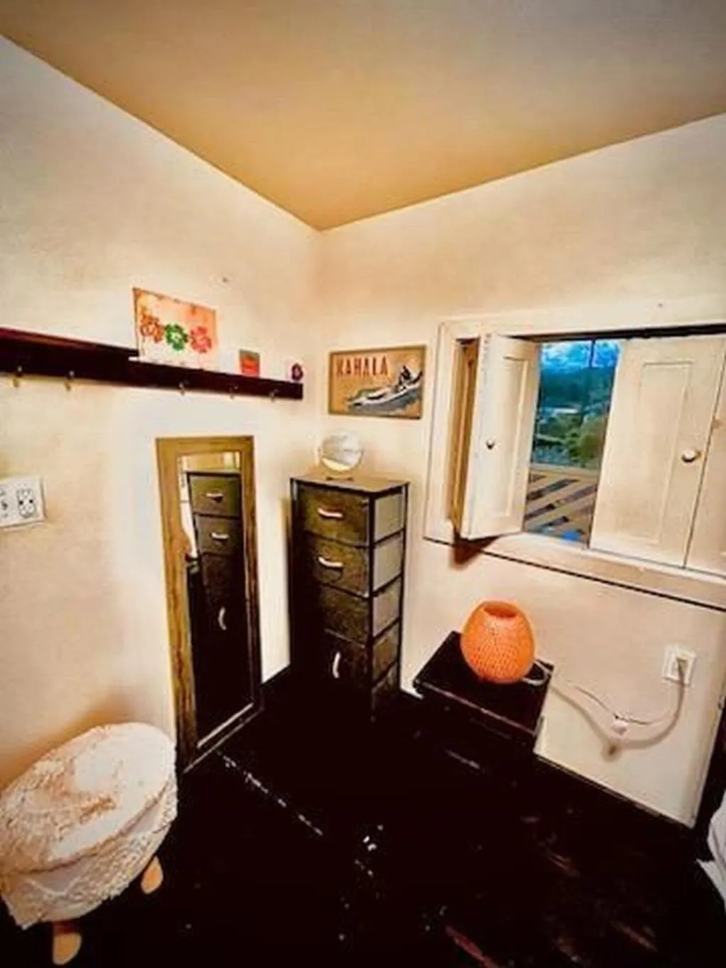 Photo of the whole room in Wild Ginger Hotel