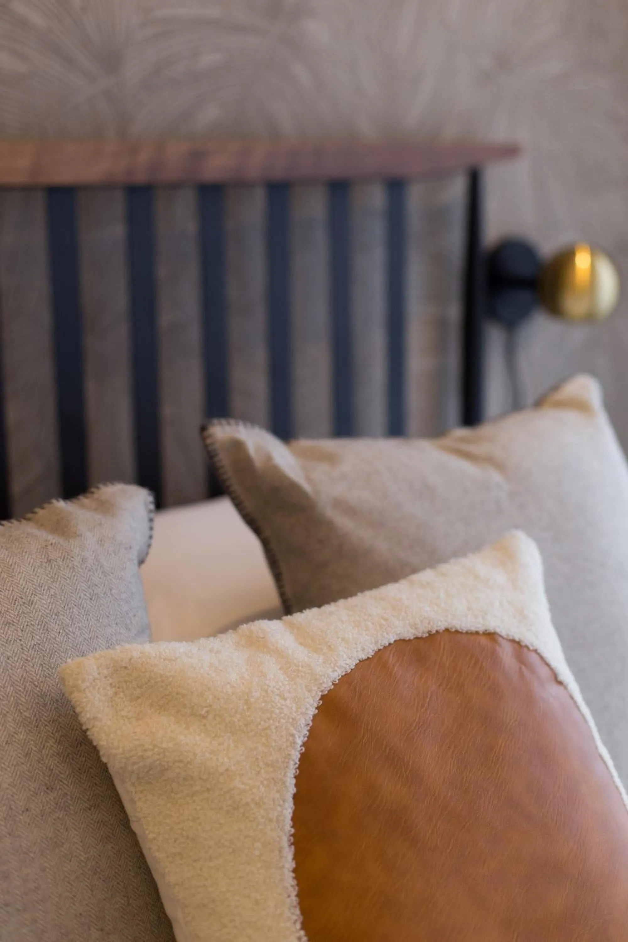 Bed in Romantic Studio in the Heart of Little Italy by Den Stays