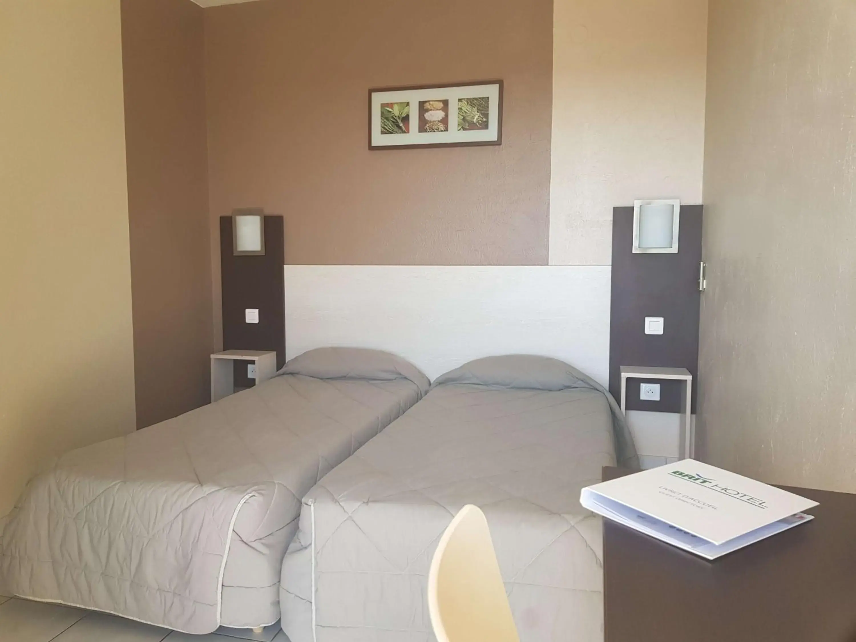 Twin Room in Brit Hotel Essentiel Sète / Balaruc Twin Room in Brit Hotel Essentiel Sète / Balaruc