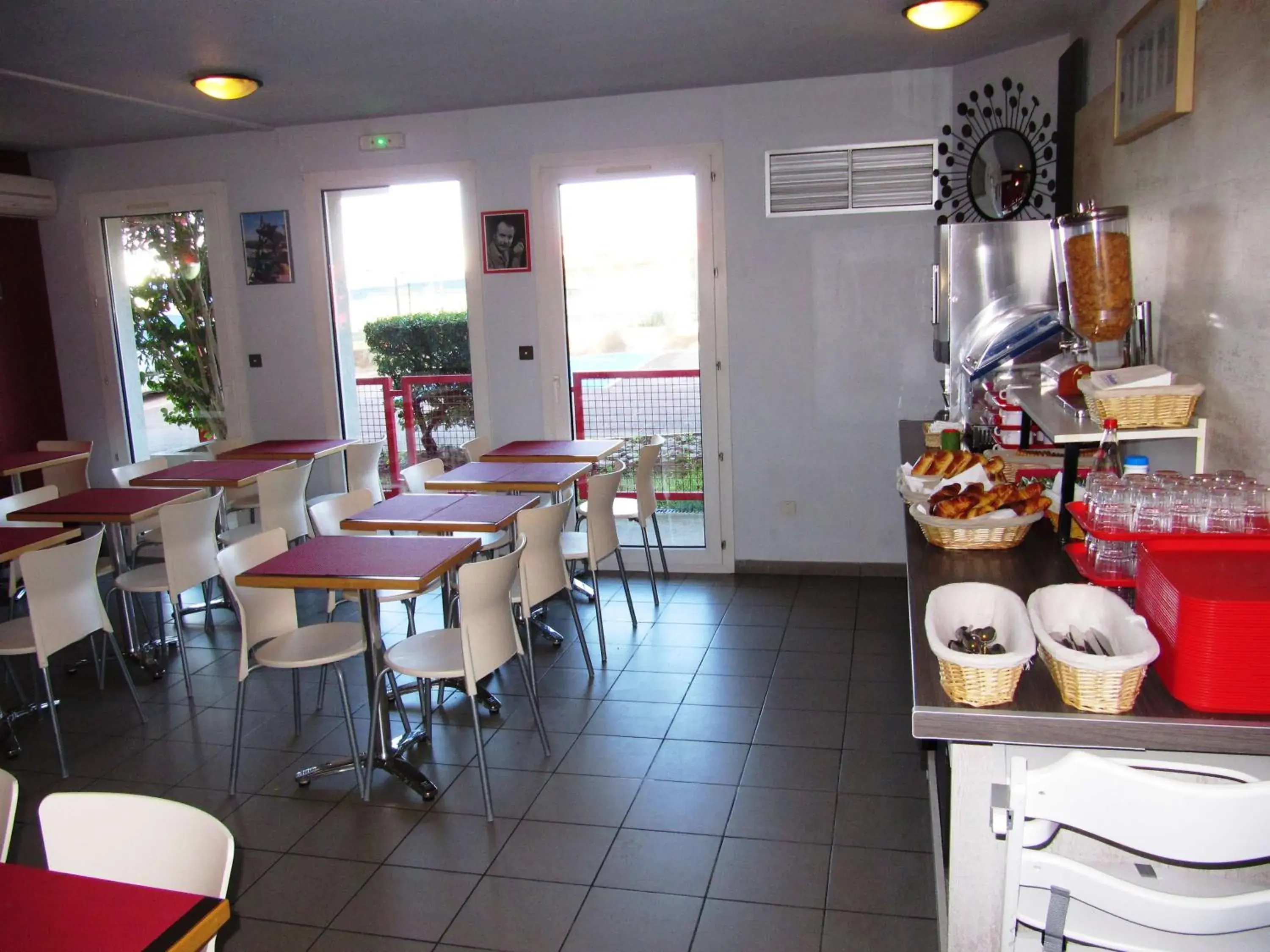 Breakfast in Brit Hotel Essentiel Sète / Balaruc Breakfast in Brit Hotel Essentiel Sète / Balaruc