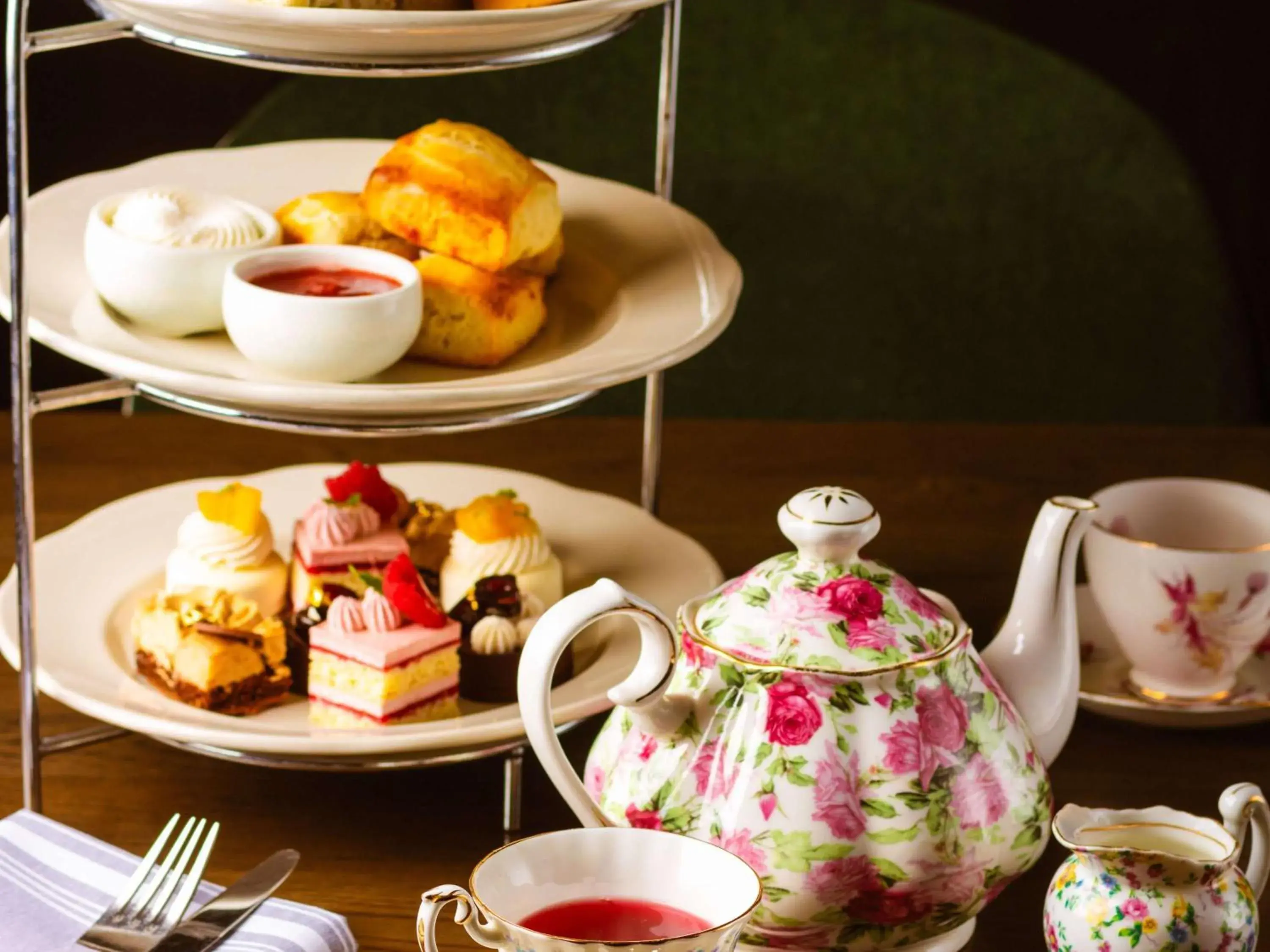 Restaurant/places to eat in Fairmont Palliser Restaurant/places to eat in Fairmont Palliser