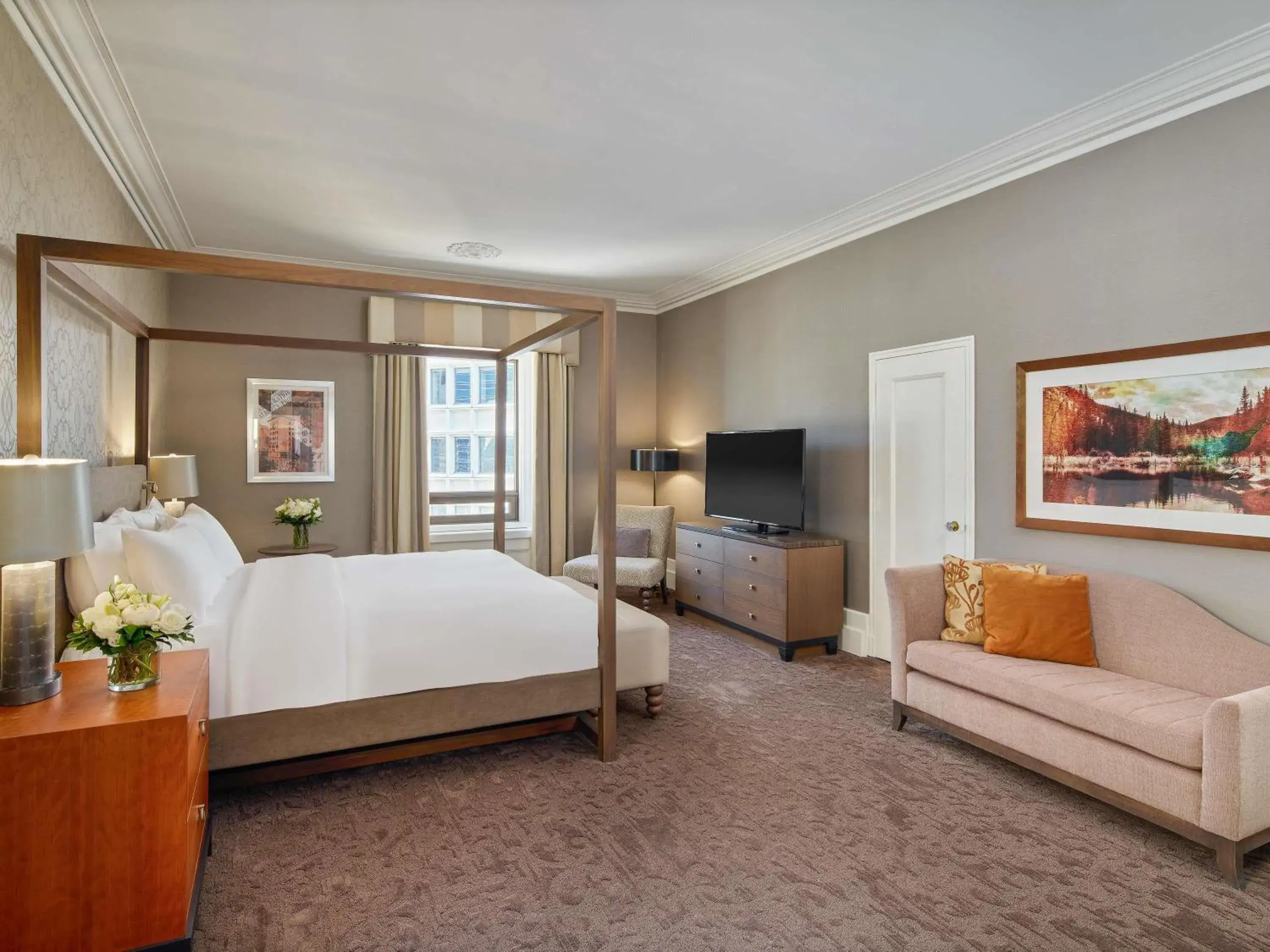 Bedroom, Bed in Fairmont Palliser Bedroom, Bed in Fairmont Palliser