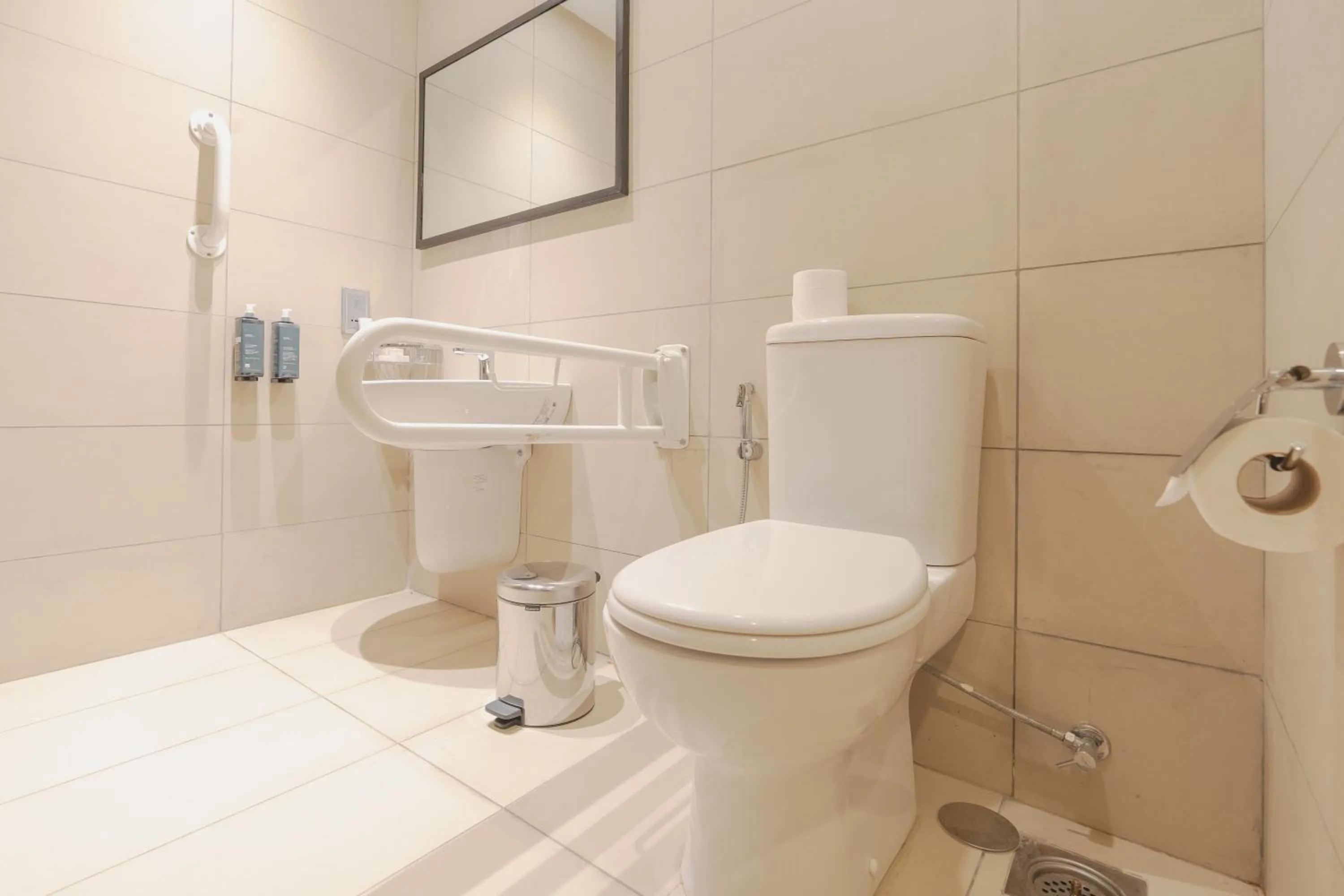 Toilet in Sarova Imperial Hotel