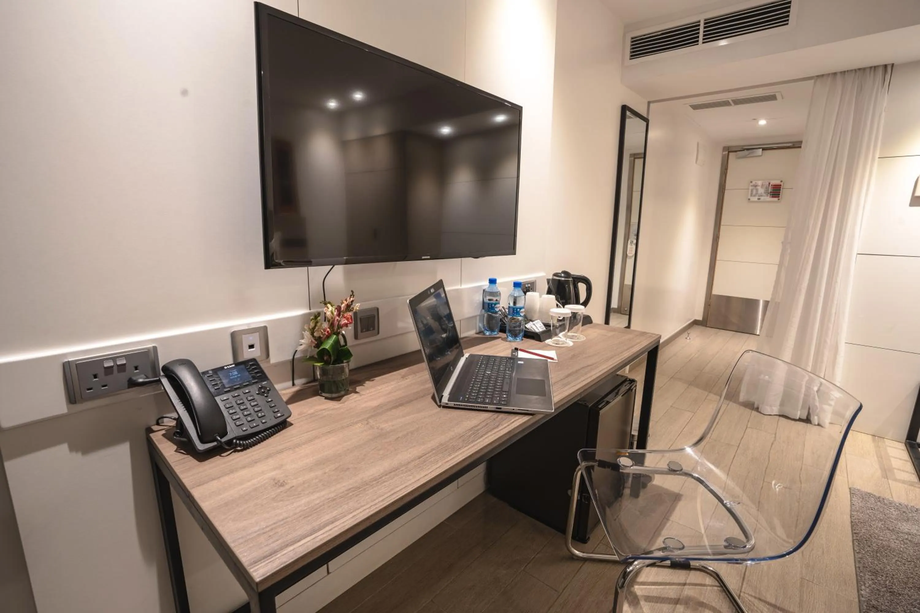 TV and multimedia in Sarova Imperial Hotel