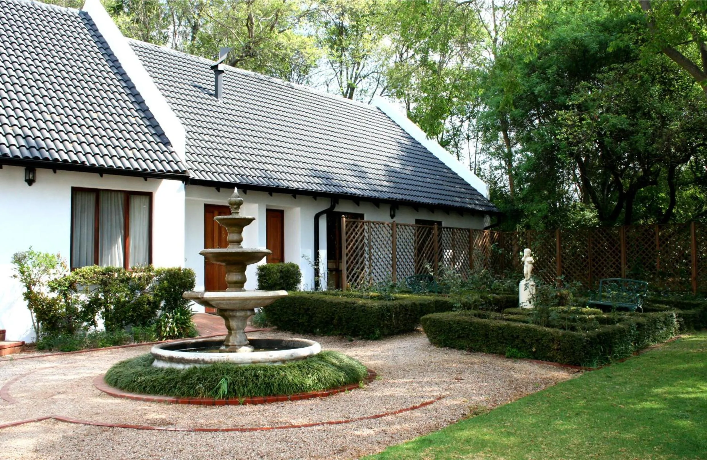 Property building in Budmarsh Country Lodge