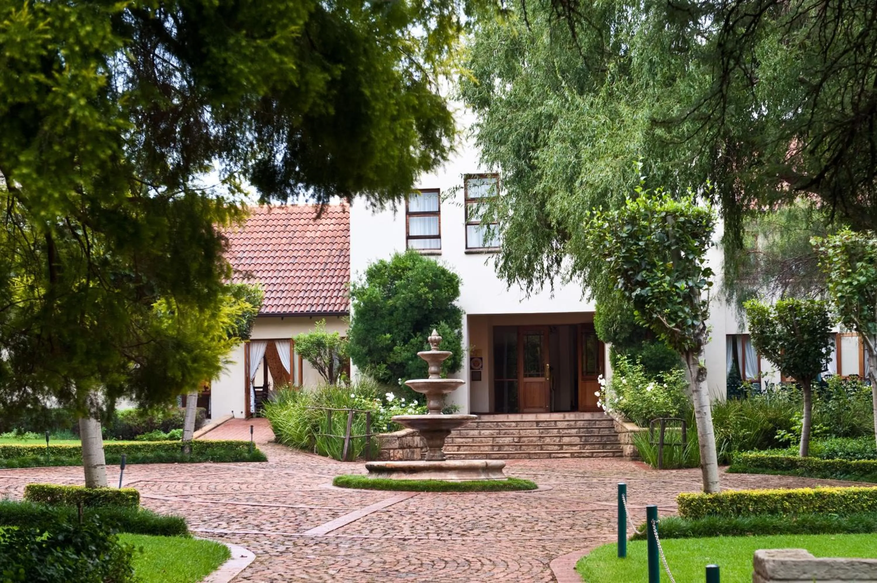 Facade/entrance in Budmarsh Country Lodge