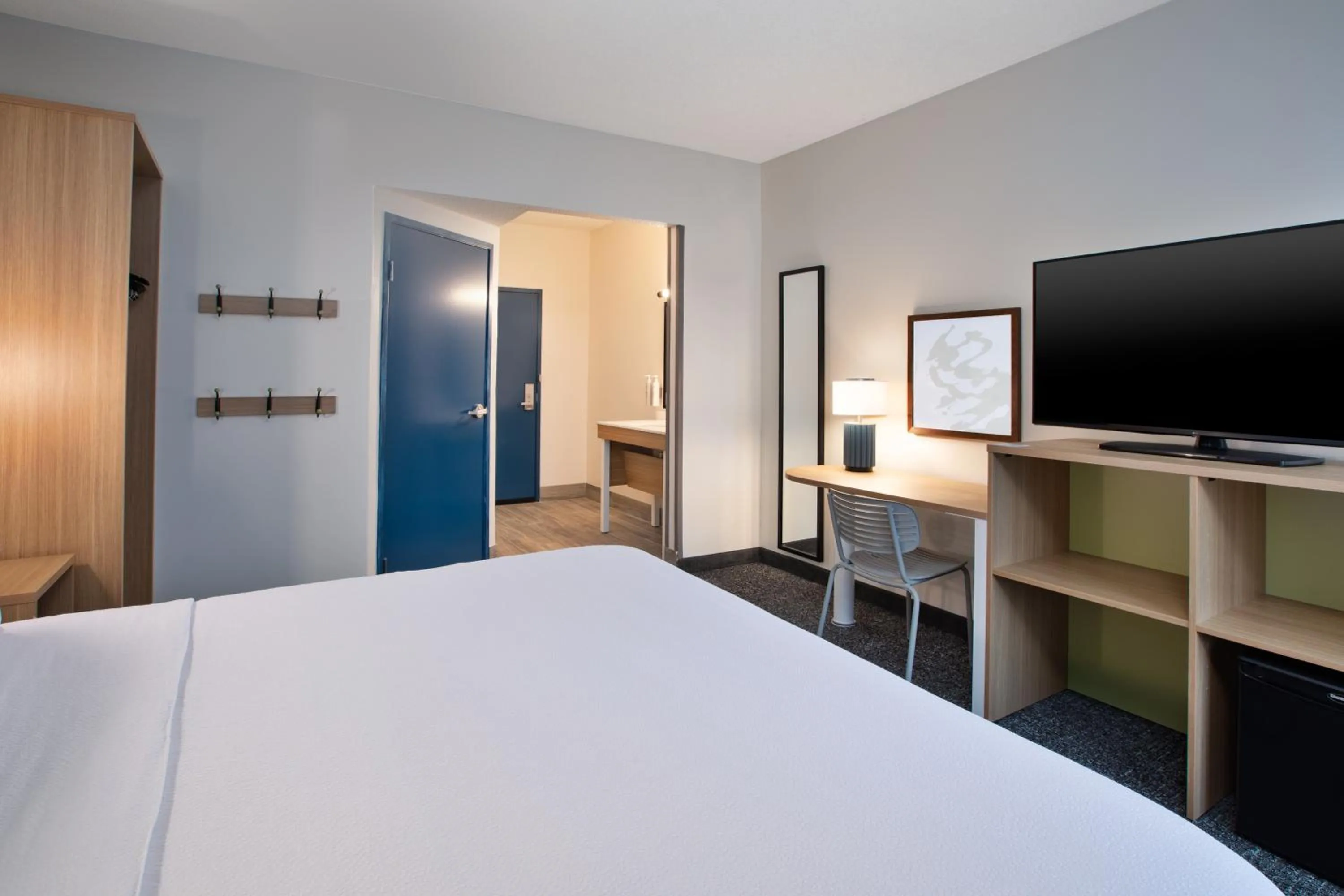 air conditioner, Bed in Spark by Hilton Walker Grand Rapids North