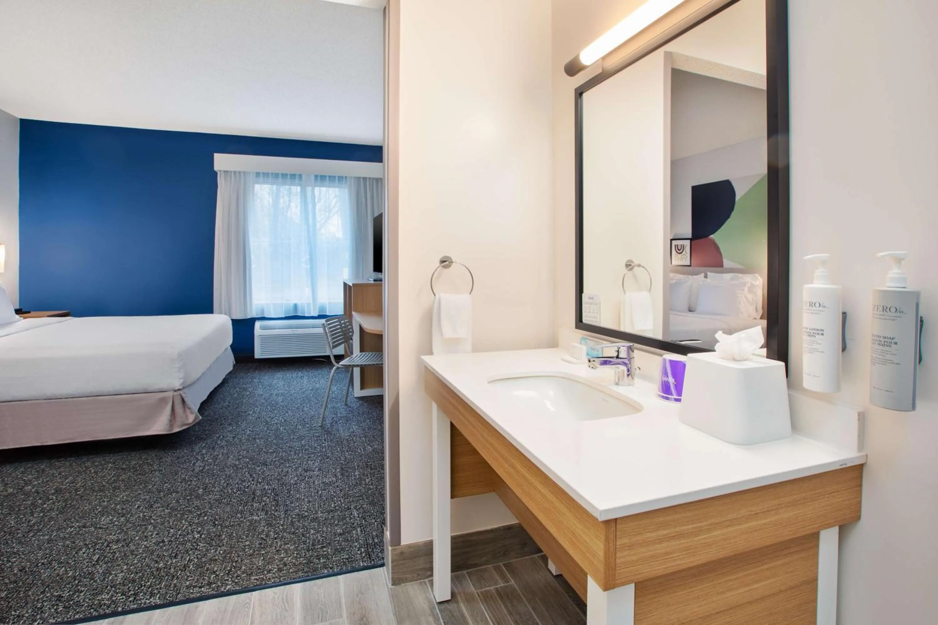 Bathroom, Bed in Spark by Hilton Walker Grand Rapids North