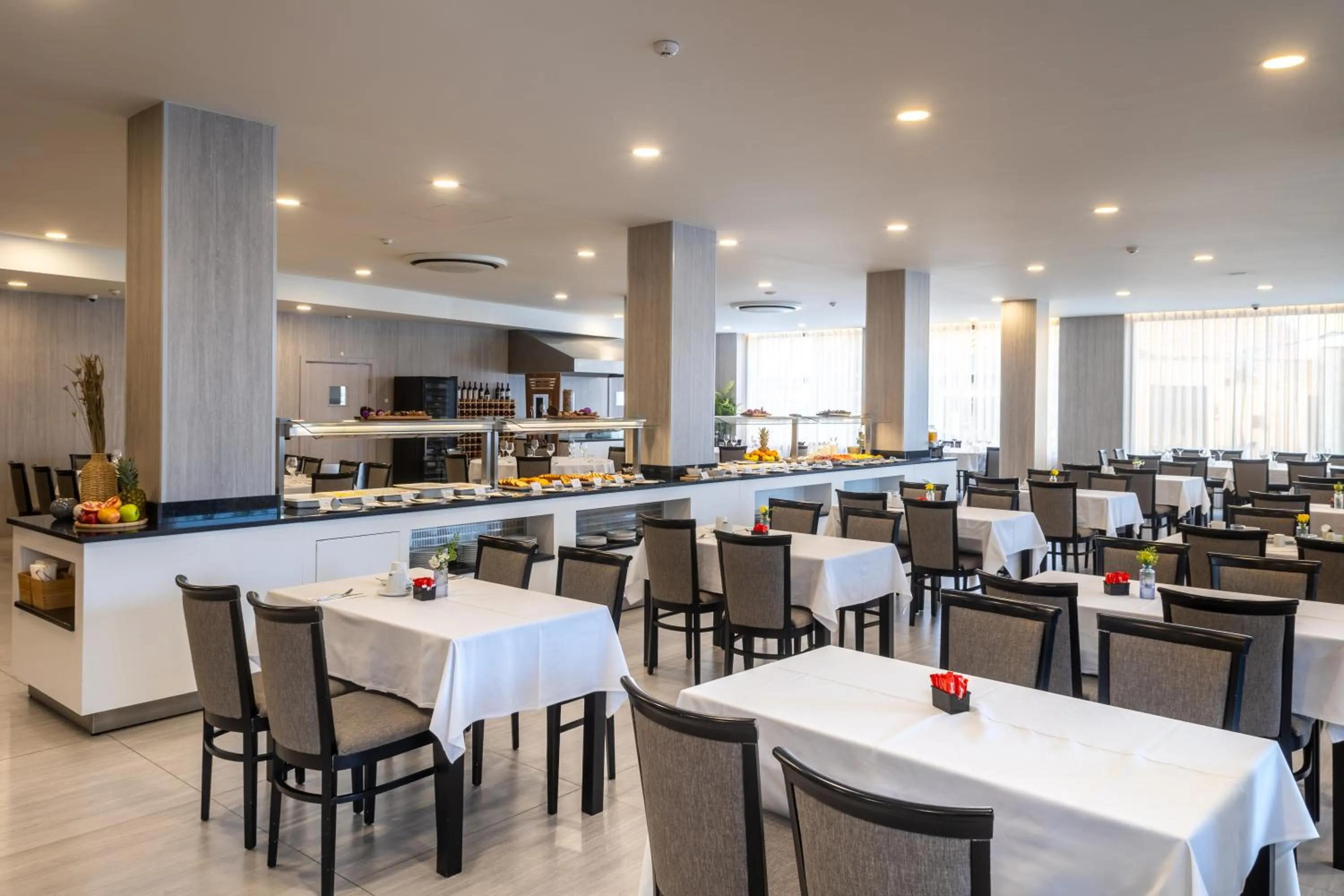 Restaurant/places to eat in Hotel Cristal Setúbal