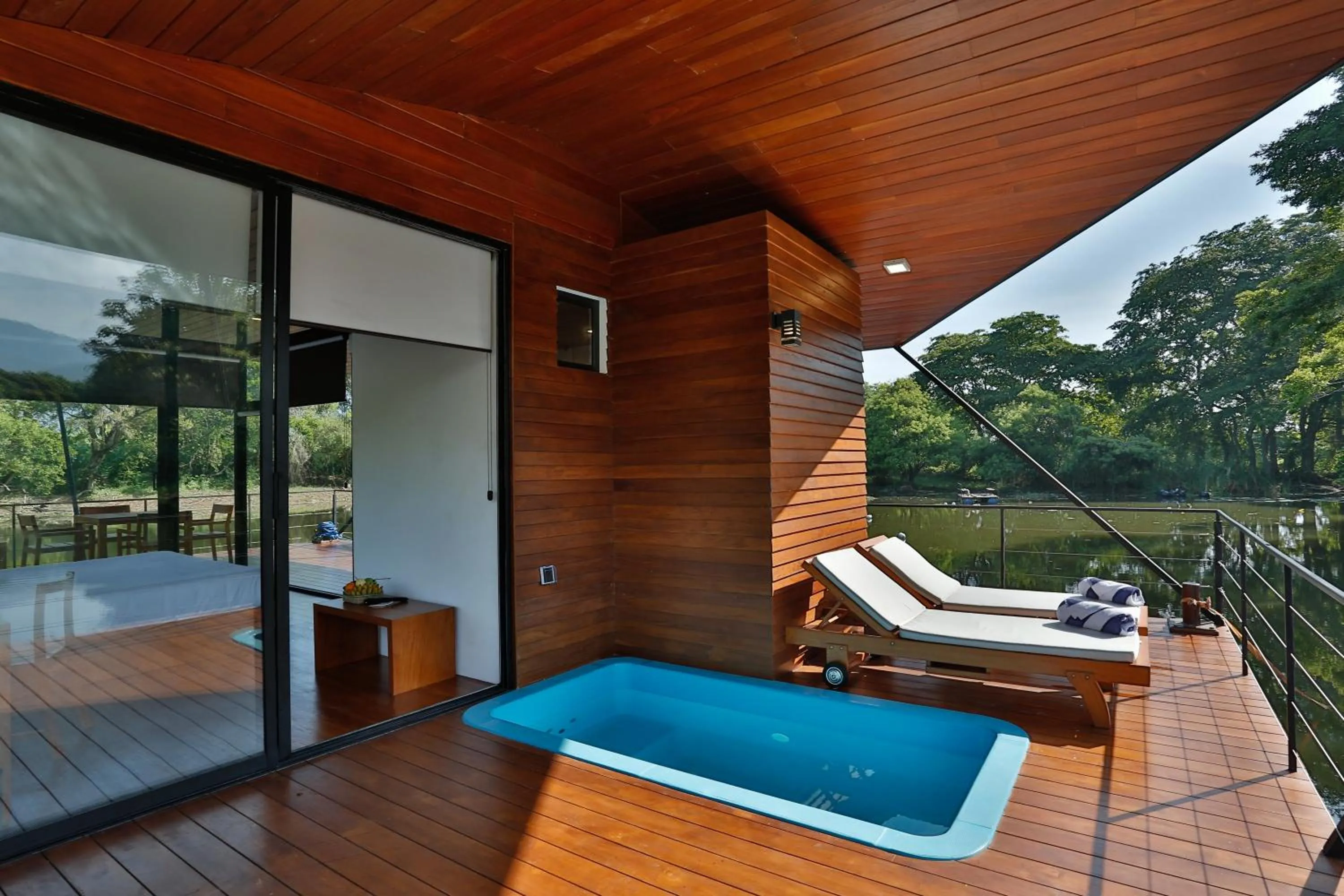 Lake view in Kalundewa Retreat