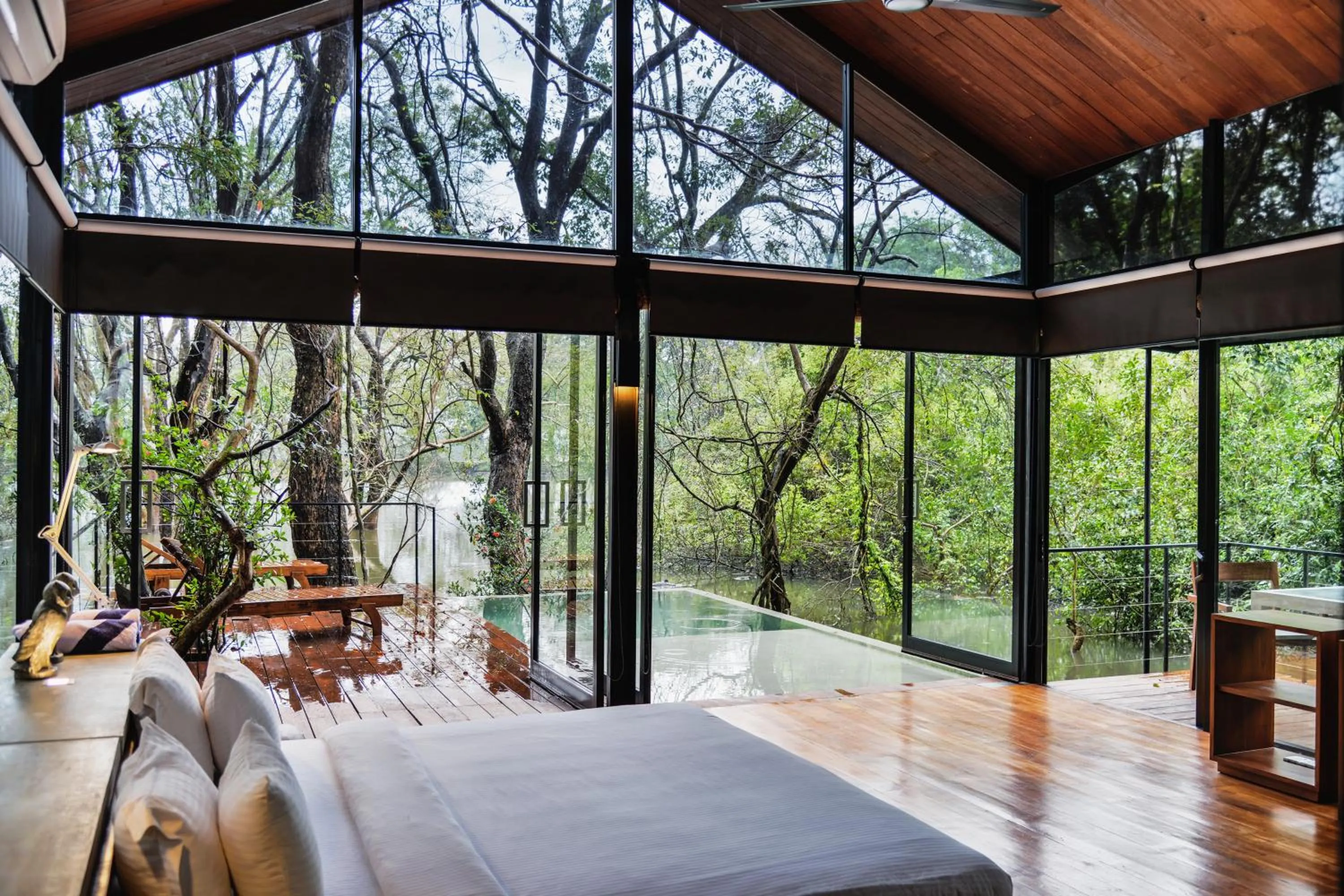 Day in Kalundewa Retreat