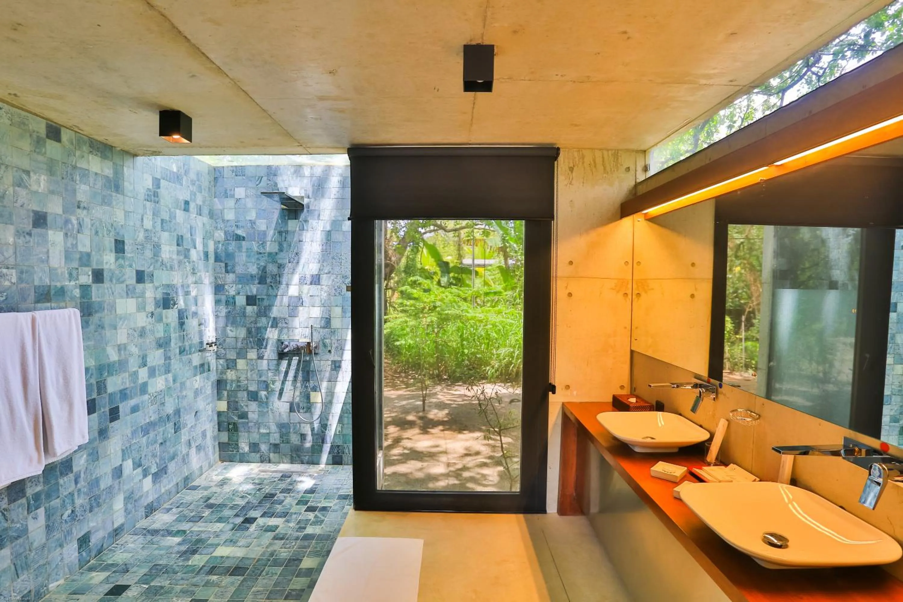 Bathroom in Kalundewa Retreat