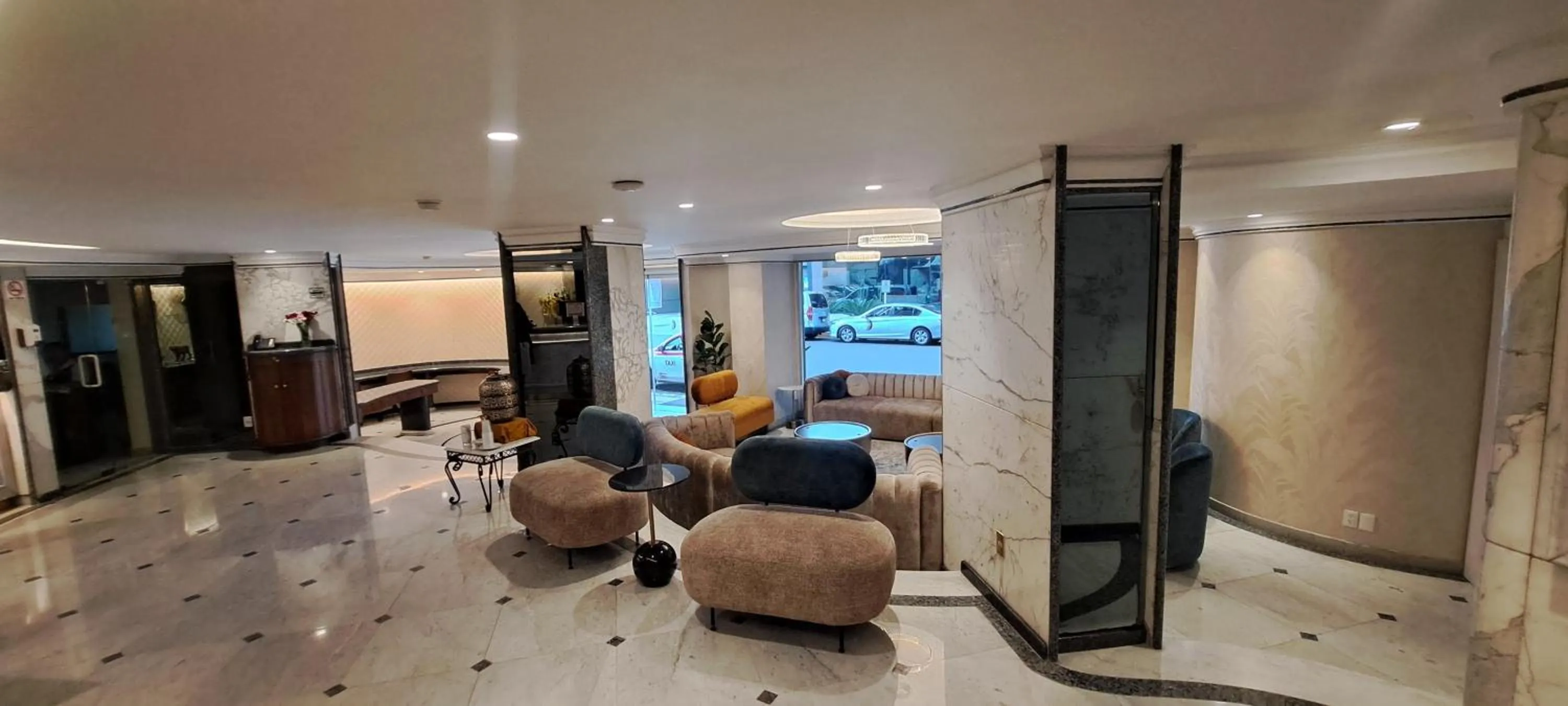 Property building in Hotel Century Reforma