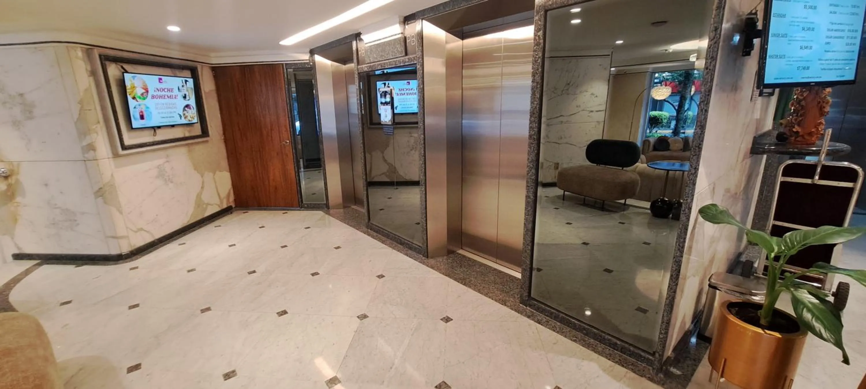 Lobby or reception in Hotel Century Reforma