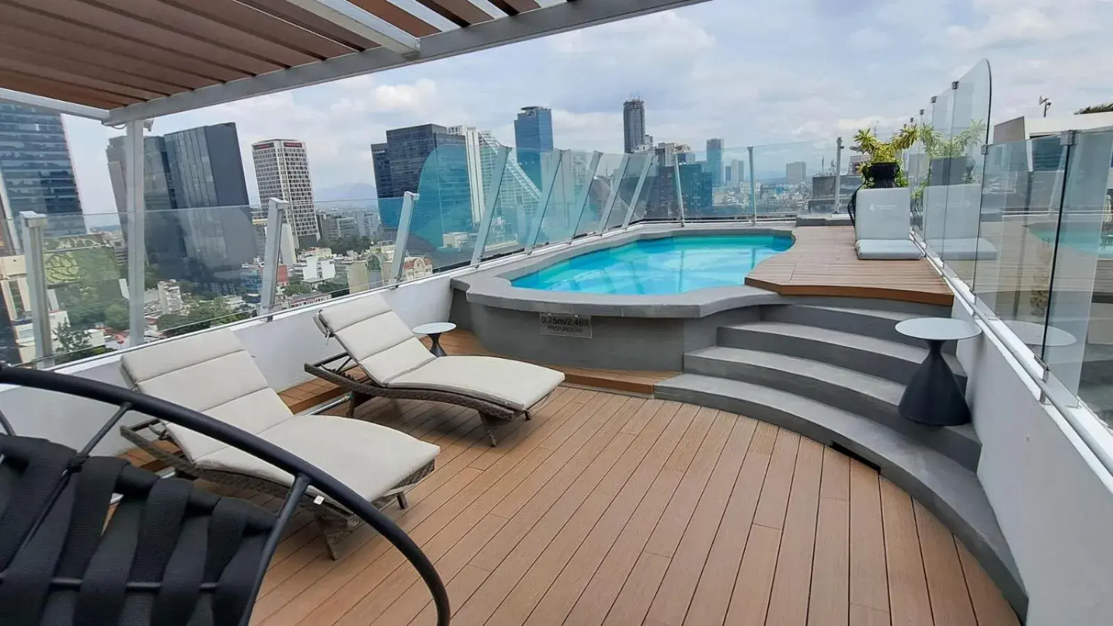 Pool view in Hotel Century Reforma Pool view in Hotel Century Reforma