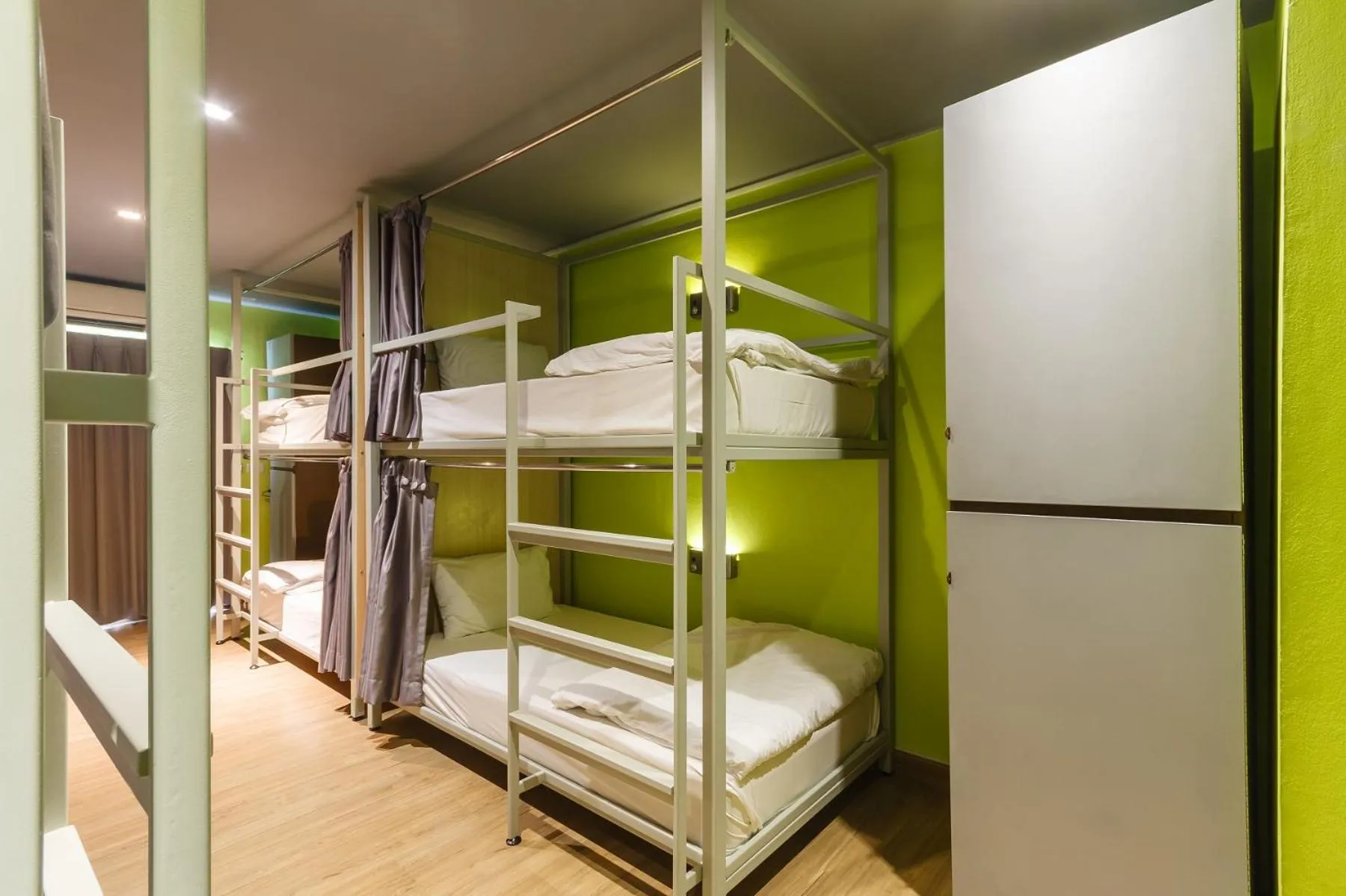 Photo of the whole room, Bed in Siamaze Hostel