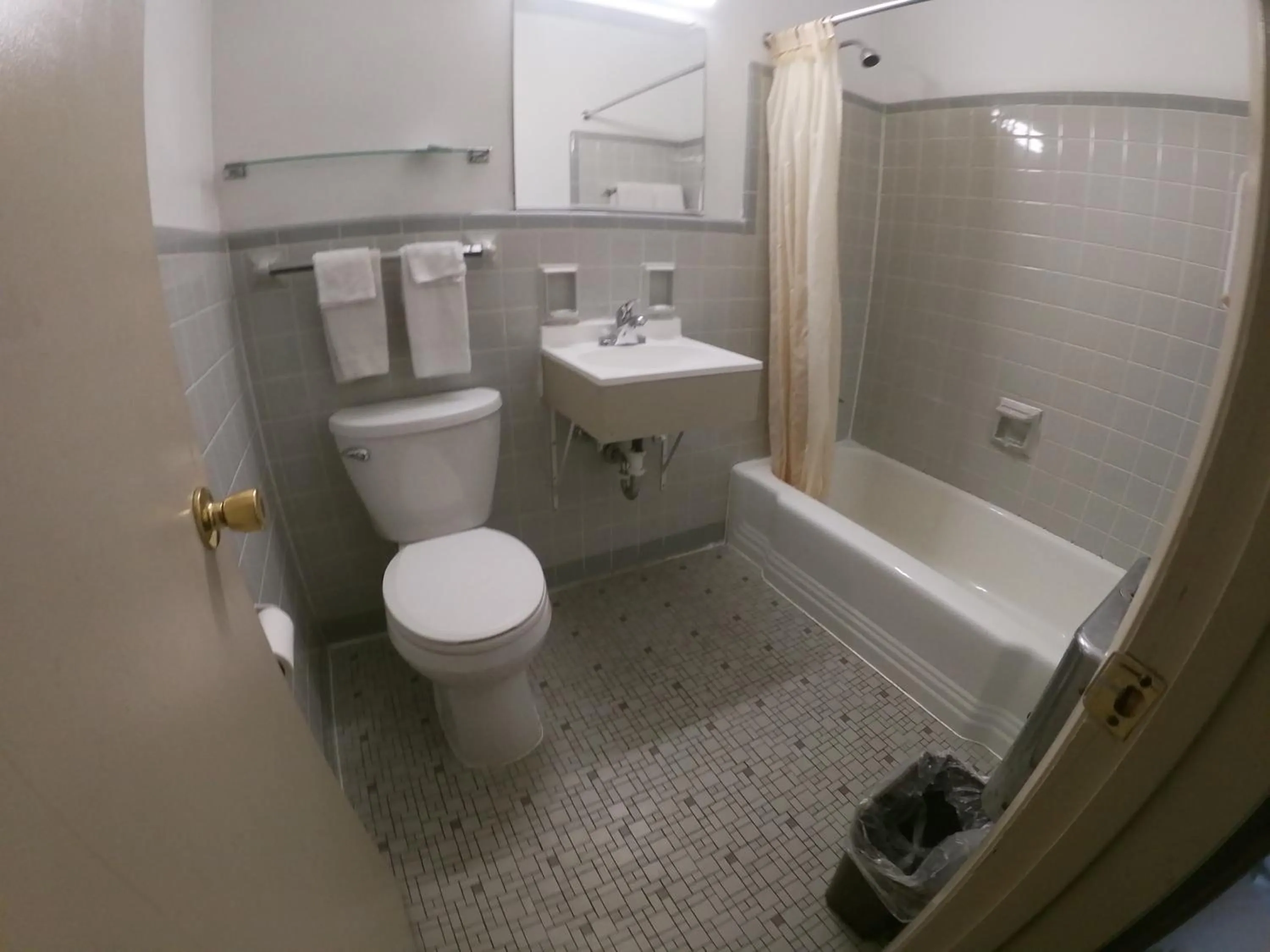 Bathroom in Budget Inn Clearfield PA