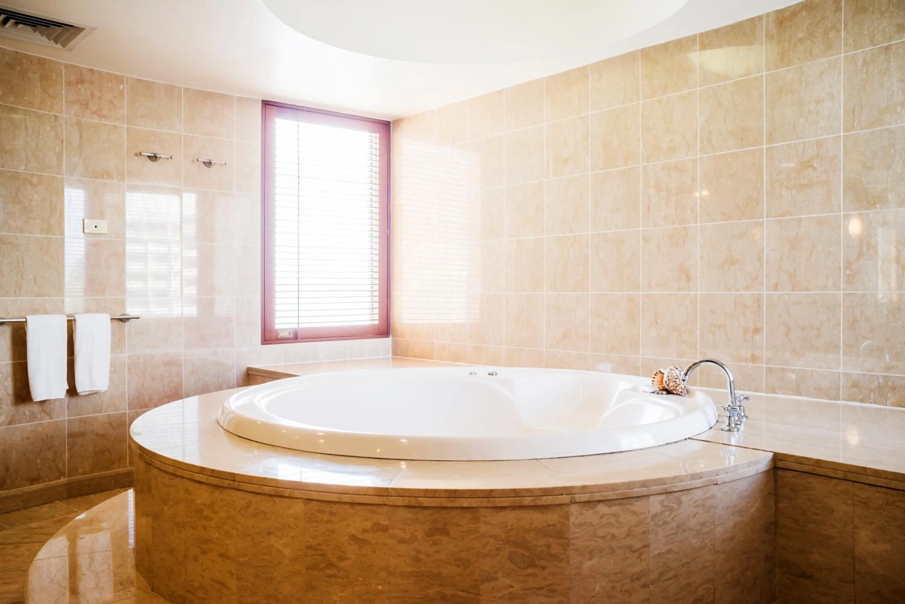 Bathroom in Crown Hotel