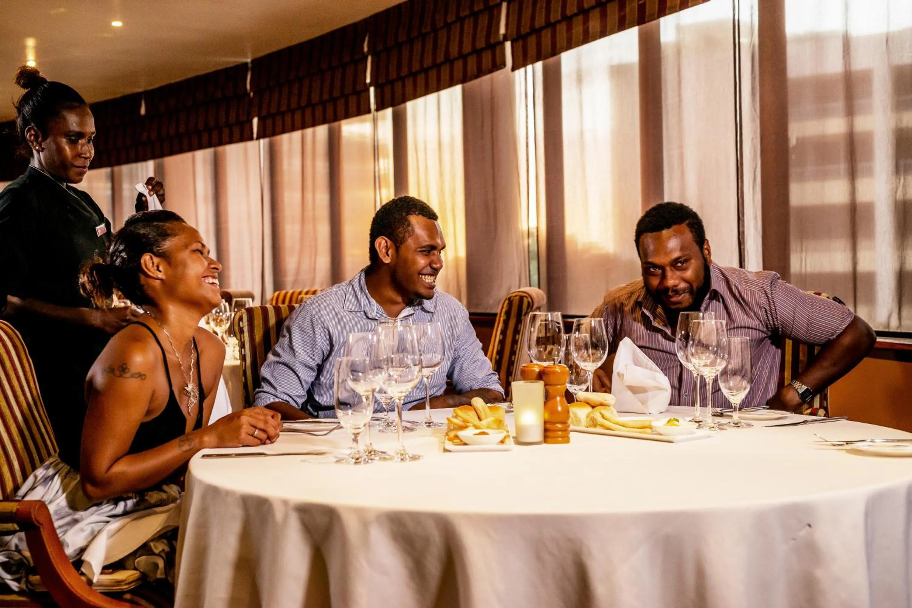 Restaurant/places to eat in Crown Hotel