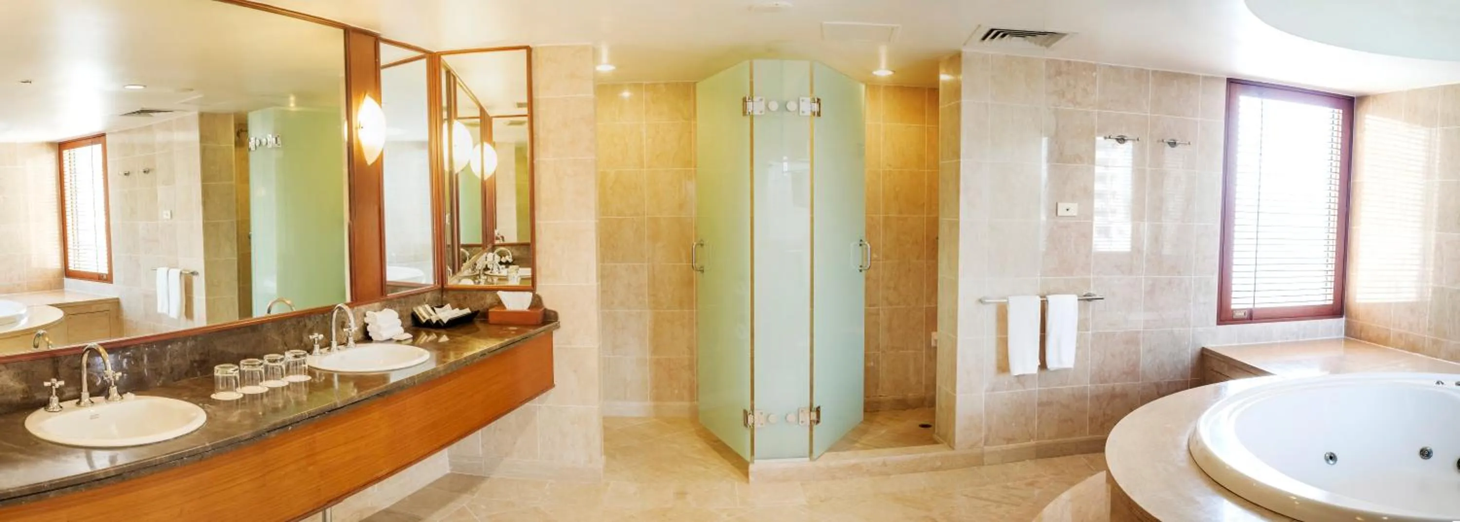 Bathroom in Crown Hotel