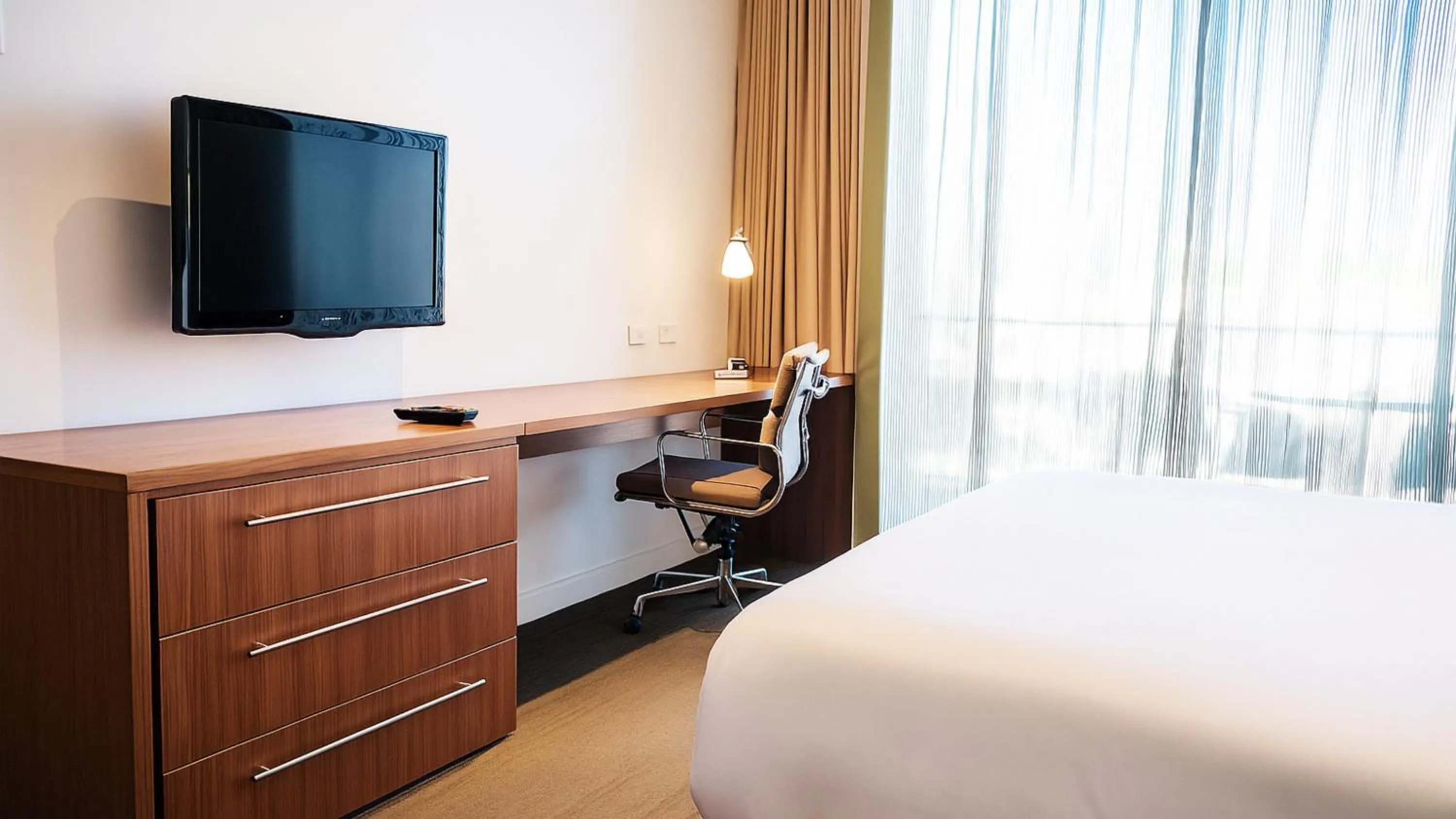 Bed in Holiday Inn & Suites Port Moresby by IHG