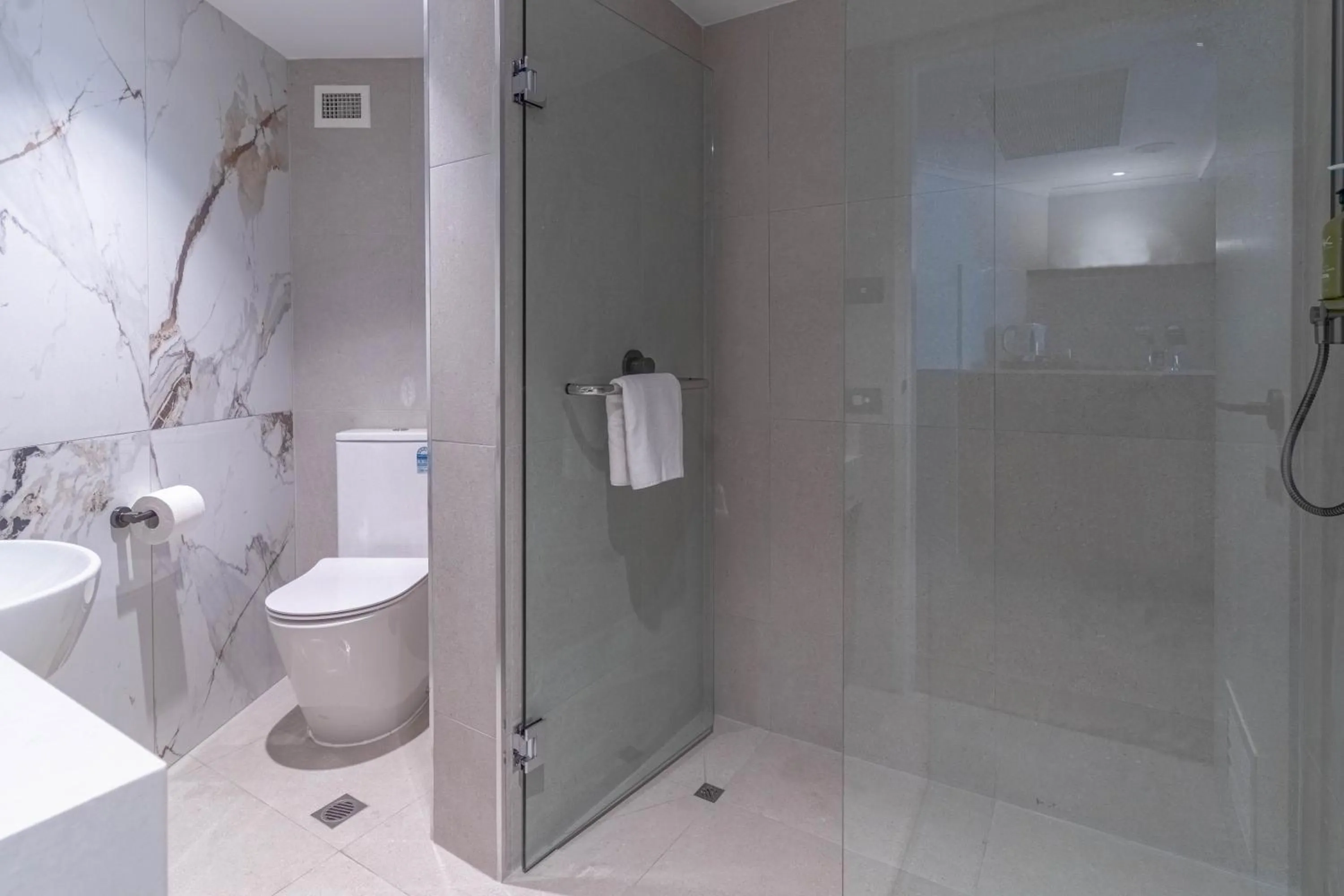 Property building in Holiday Inn & Suites Port Moresby by IHG