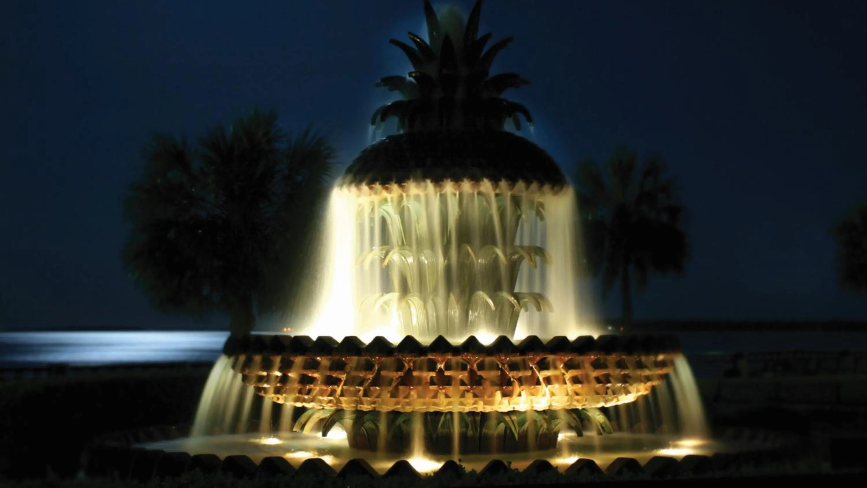 Night in Live Oak, Charleston Historic District, a Tribute Portfolio Hotel