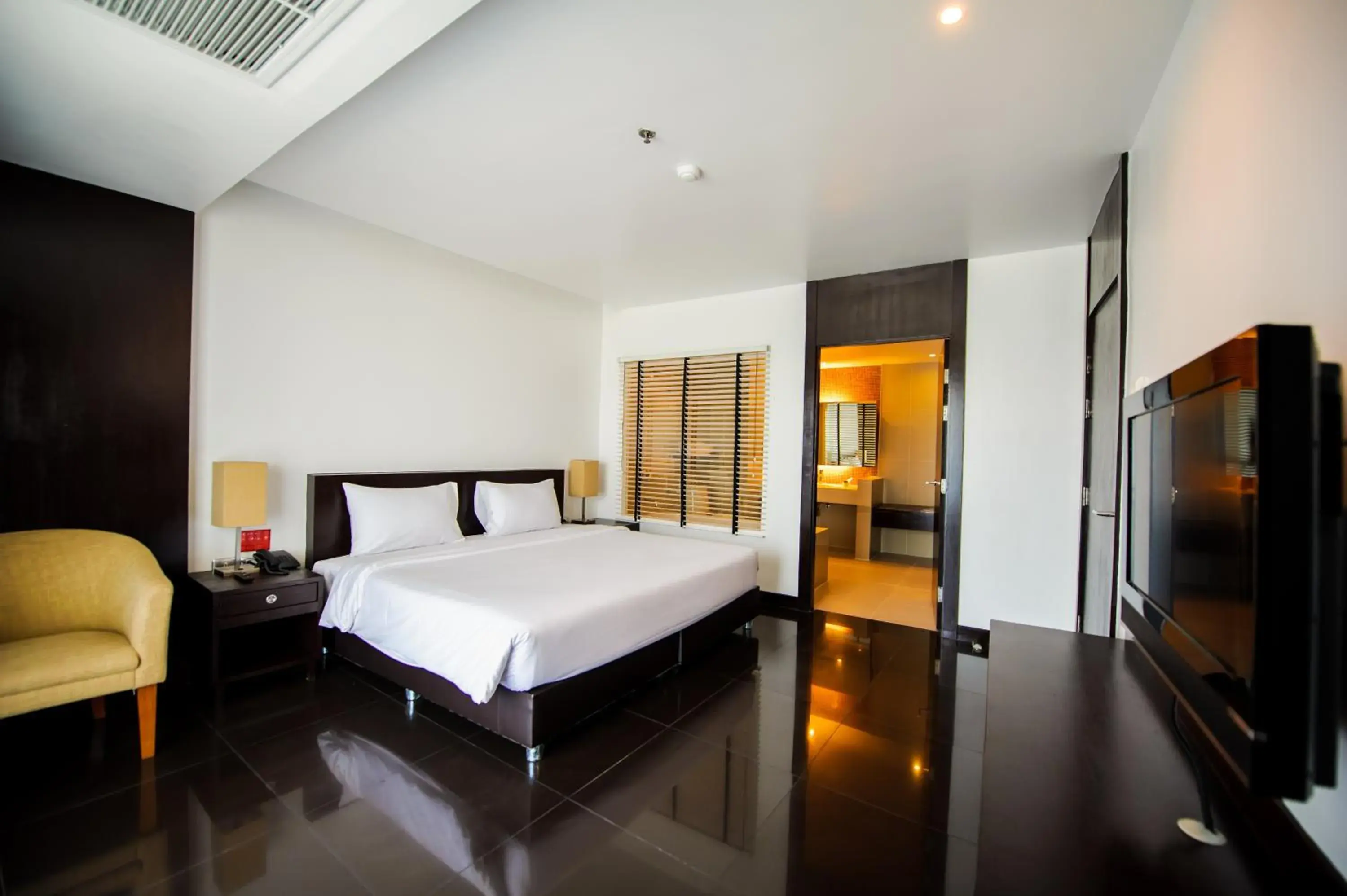 Bed in Hotel Selection Pattaya (SHA Plus)