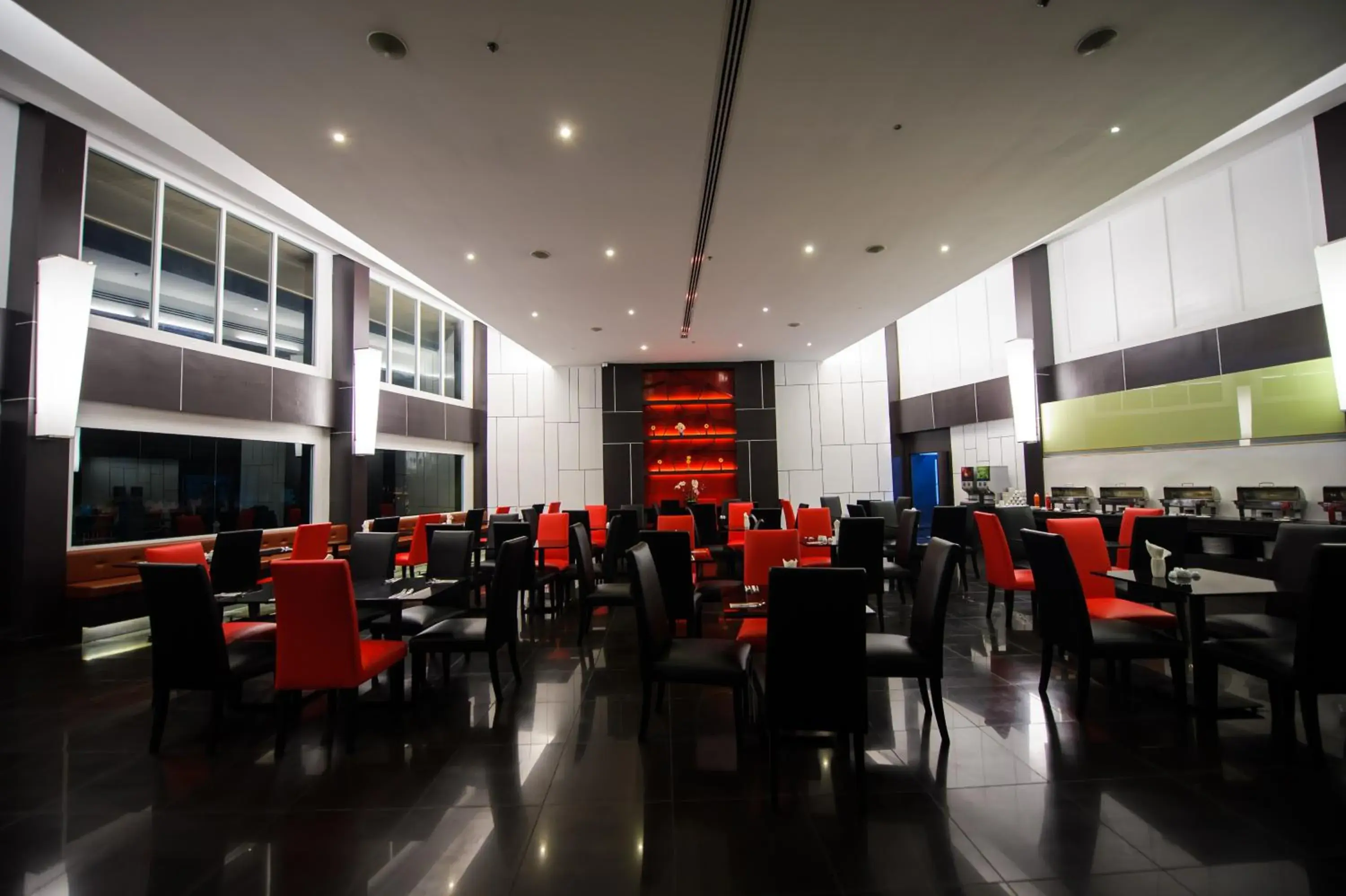 Restaurant/Places to Eat in Hotel Selection Pattaya (SHA Plus)