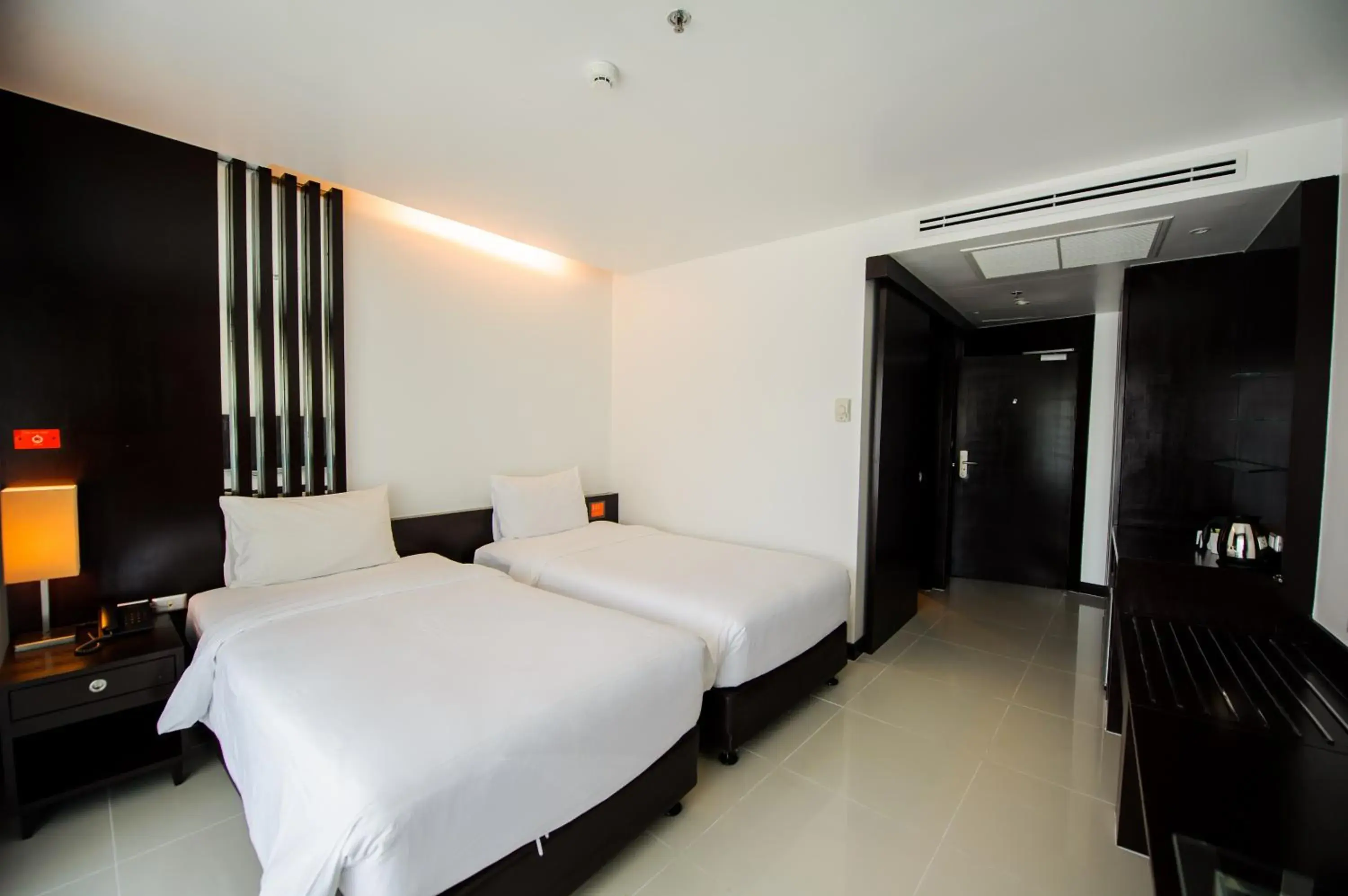 Photo of the whole room, Bed in Hotel Selection Pattaya (SHA Plus)