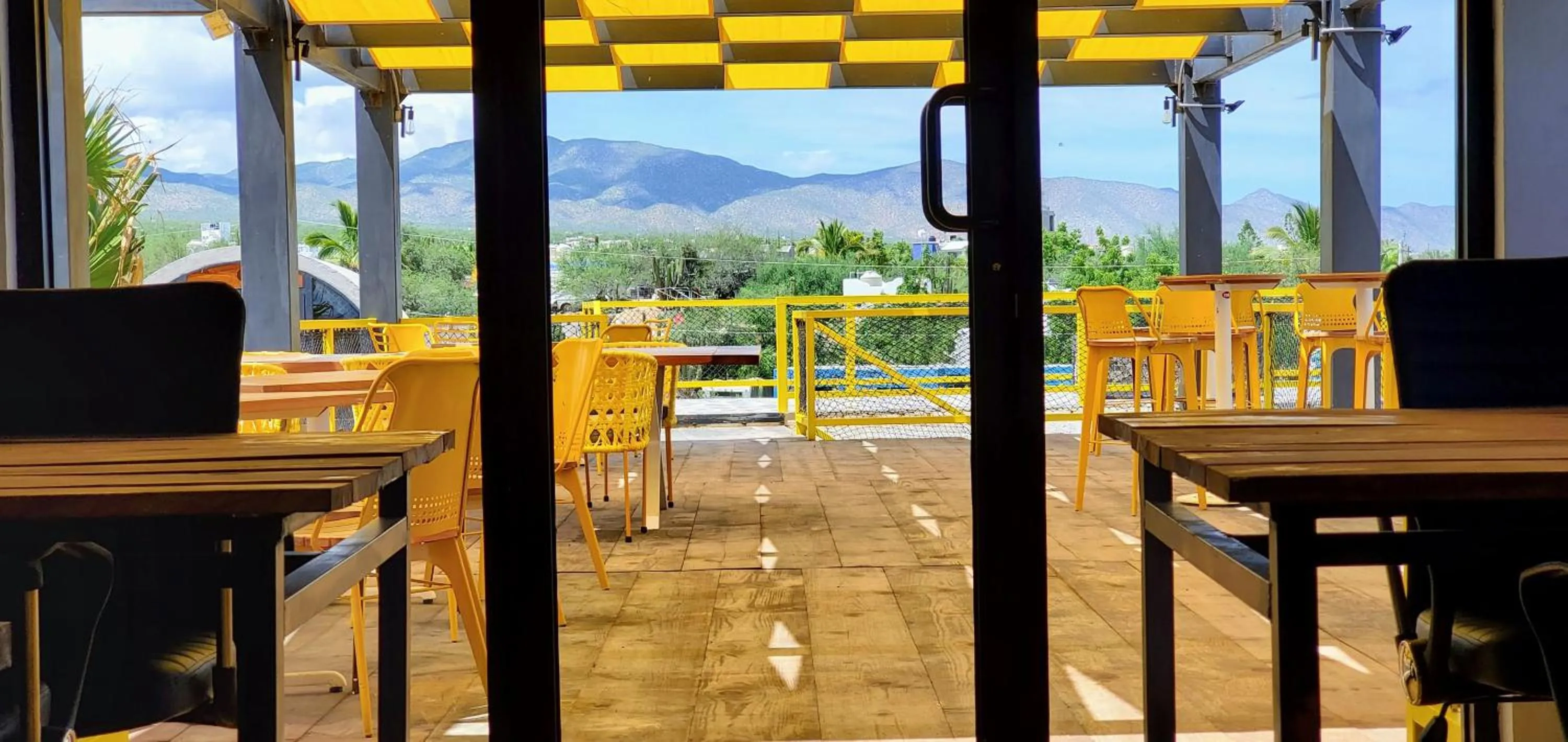 Business facilities in ChangoMango