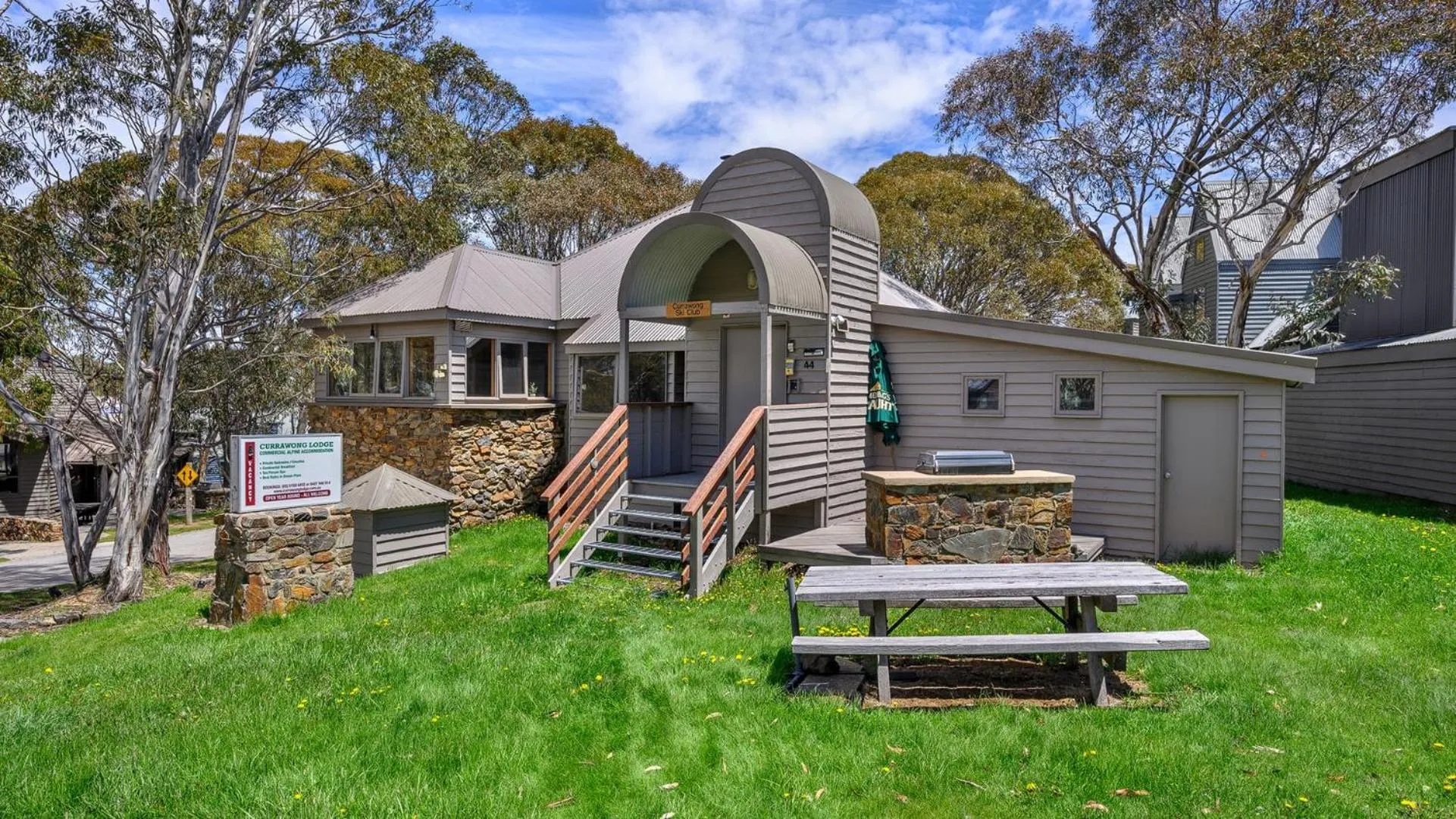 Seven-Bedroom House in Currawong Lodge