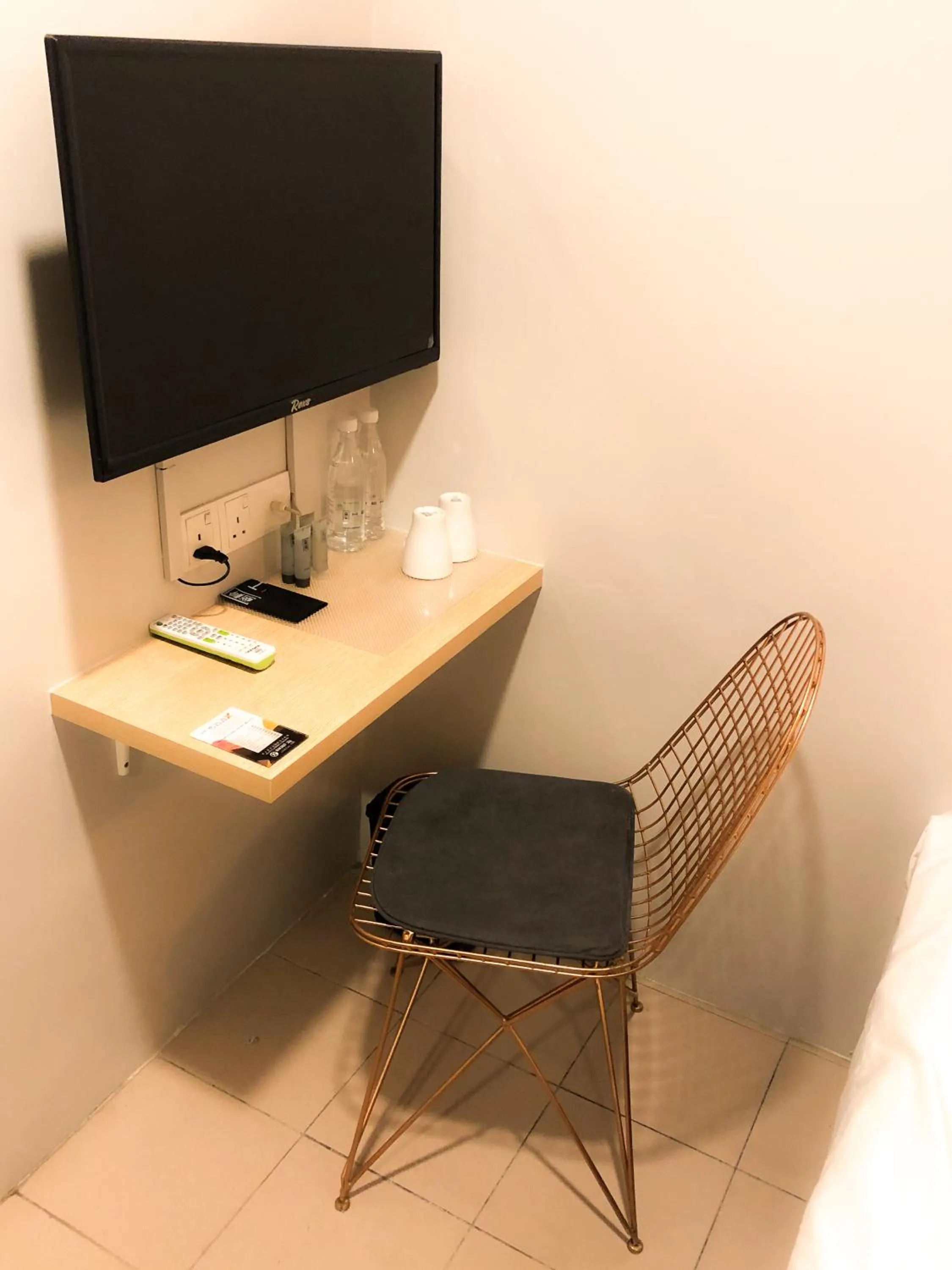 TV and multimedia in HAKO XPRESS TMN SKUDAI BARU