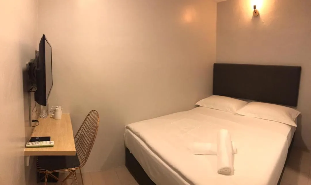 Bedroom, Bed in HAKO XPRESS TMN SKUDAI BARU