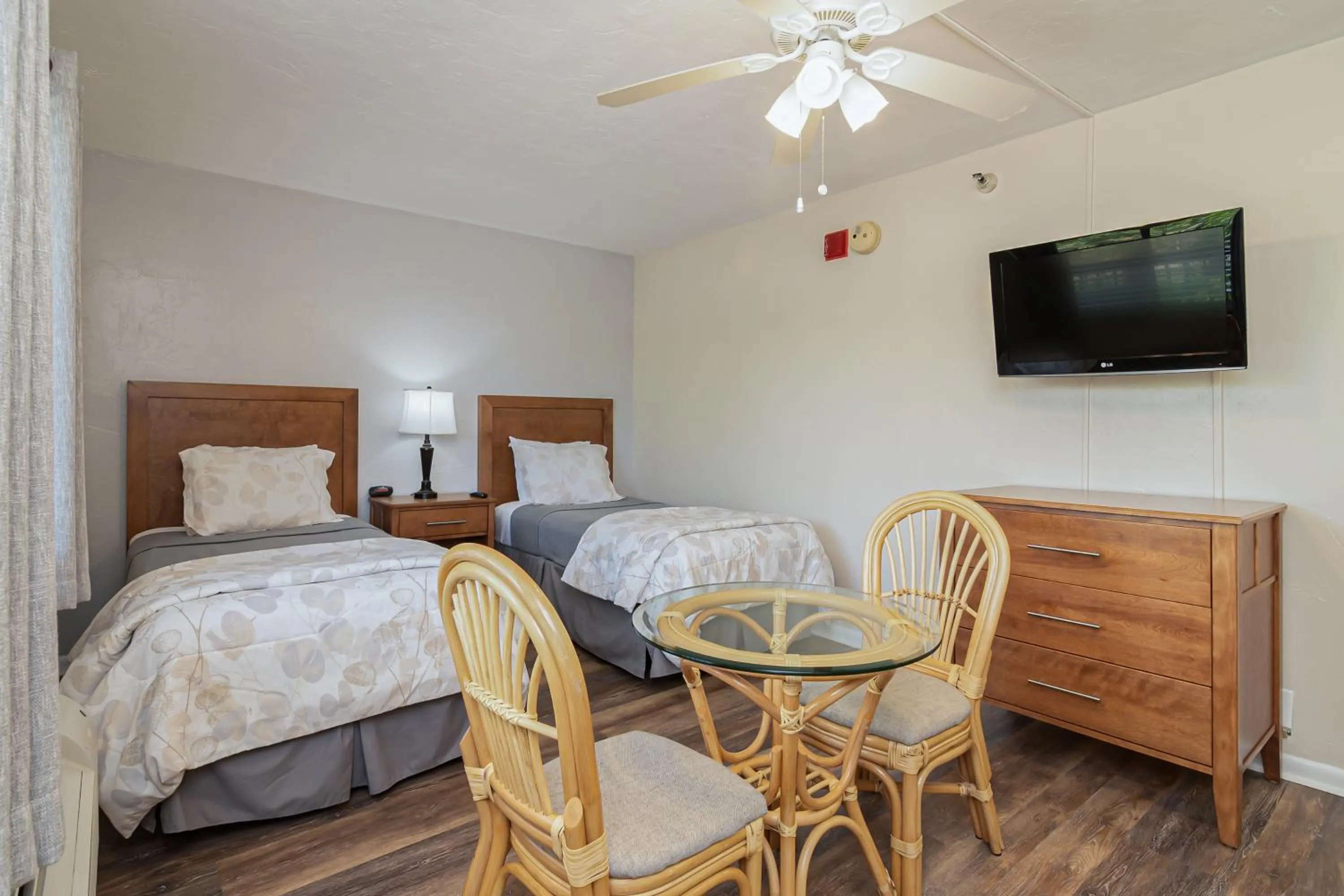 Two Twin Beds Room in The Fairways Inn of Naples