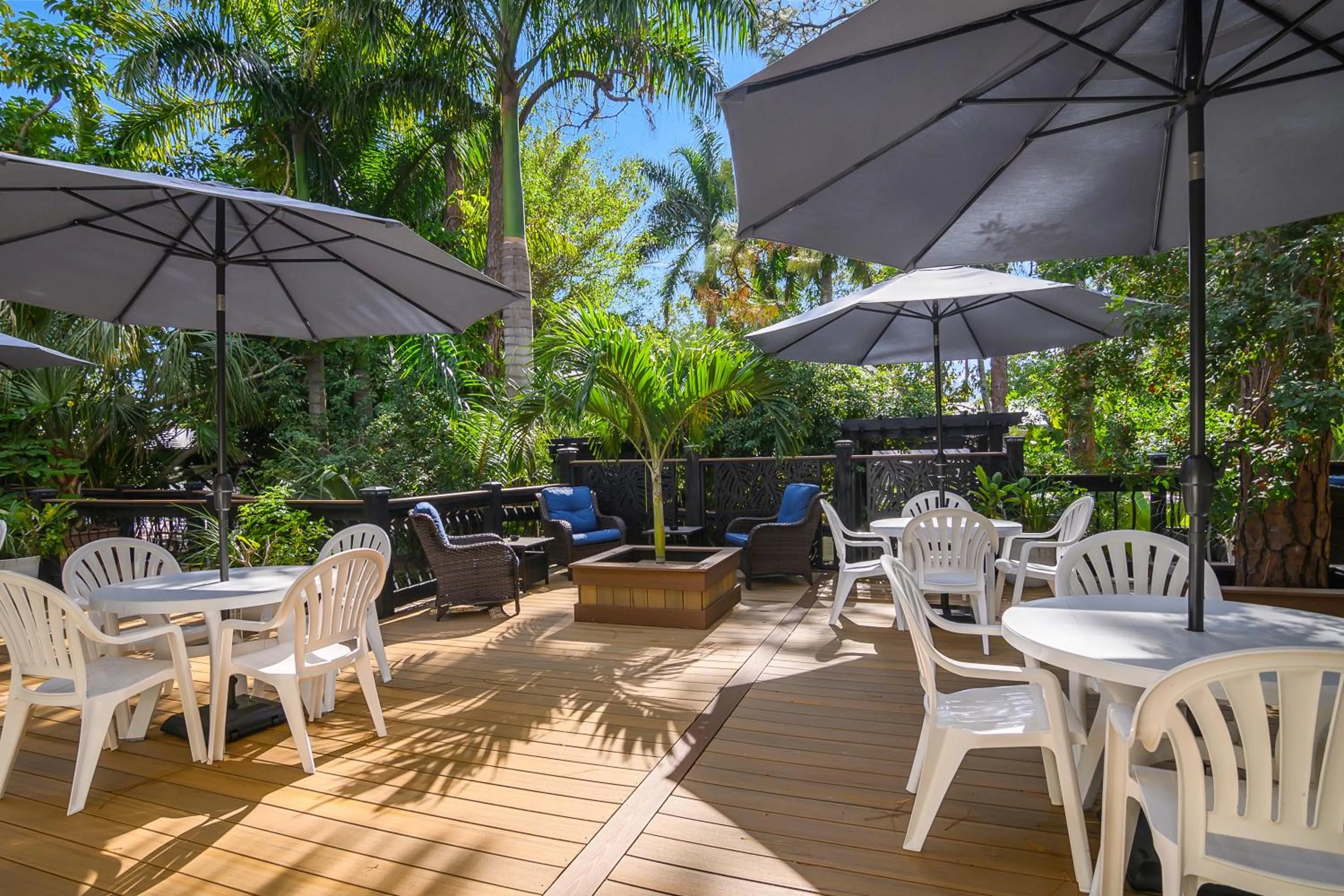 Patio in The Fairways Inn of Naples